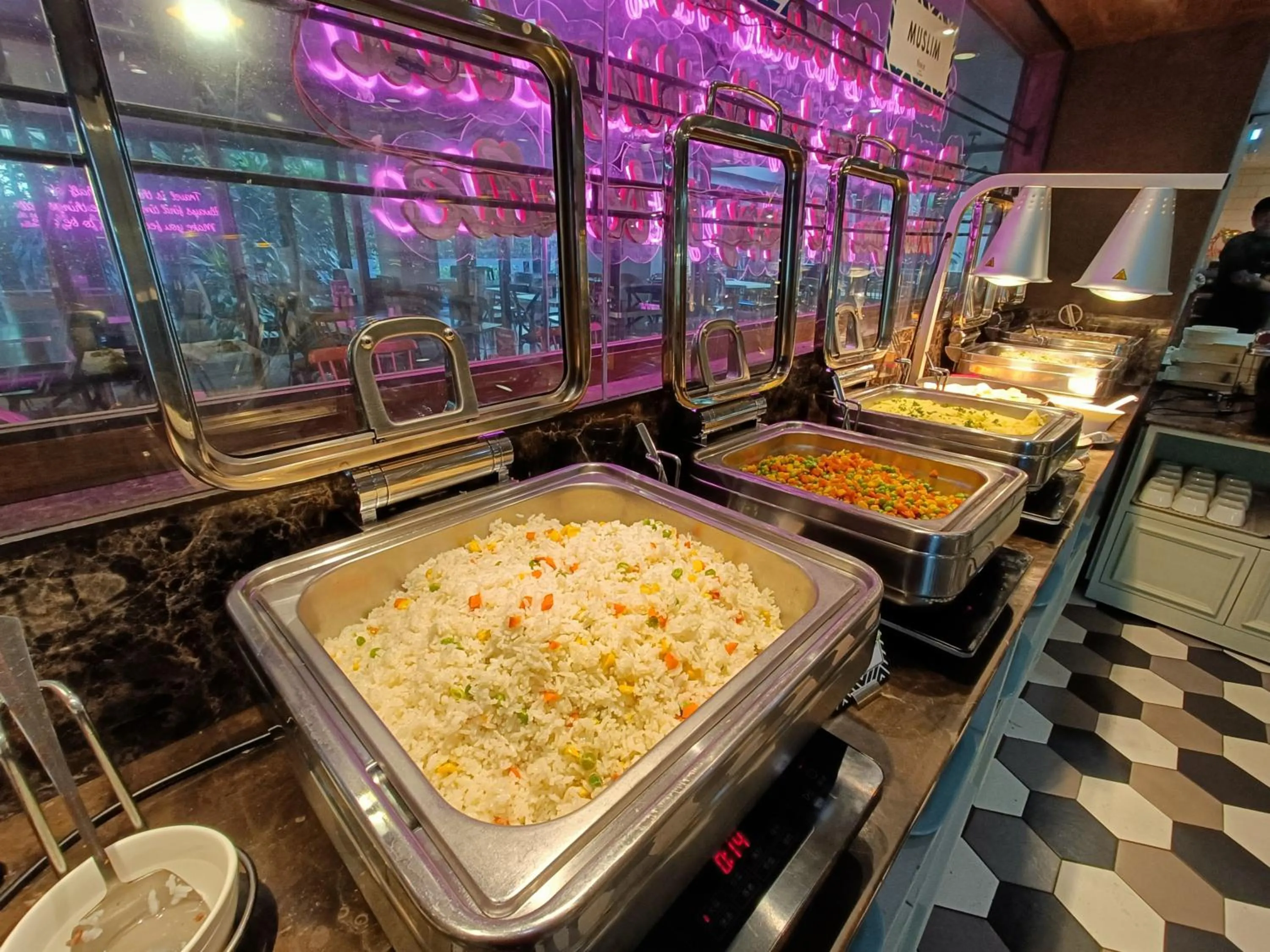 Buffet breakfast in Vince Hotel Pratunam