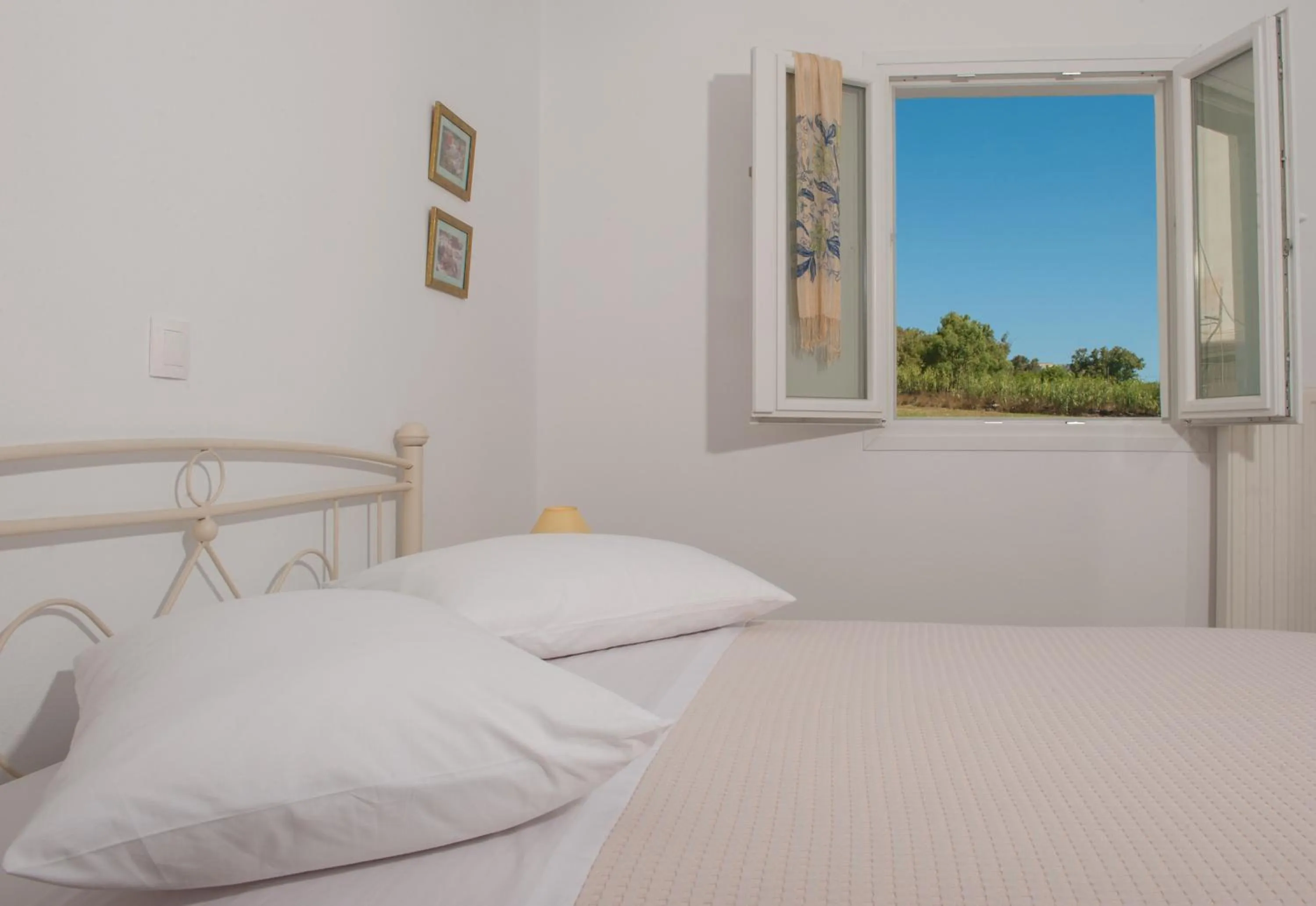 Bedroom, Bed in Altea Apartments