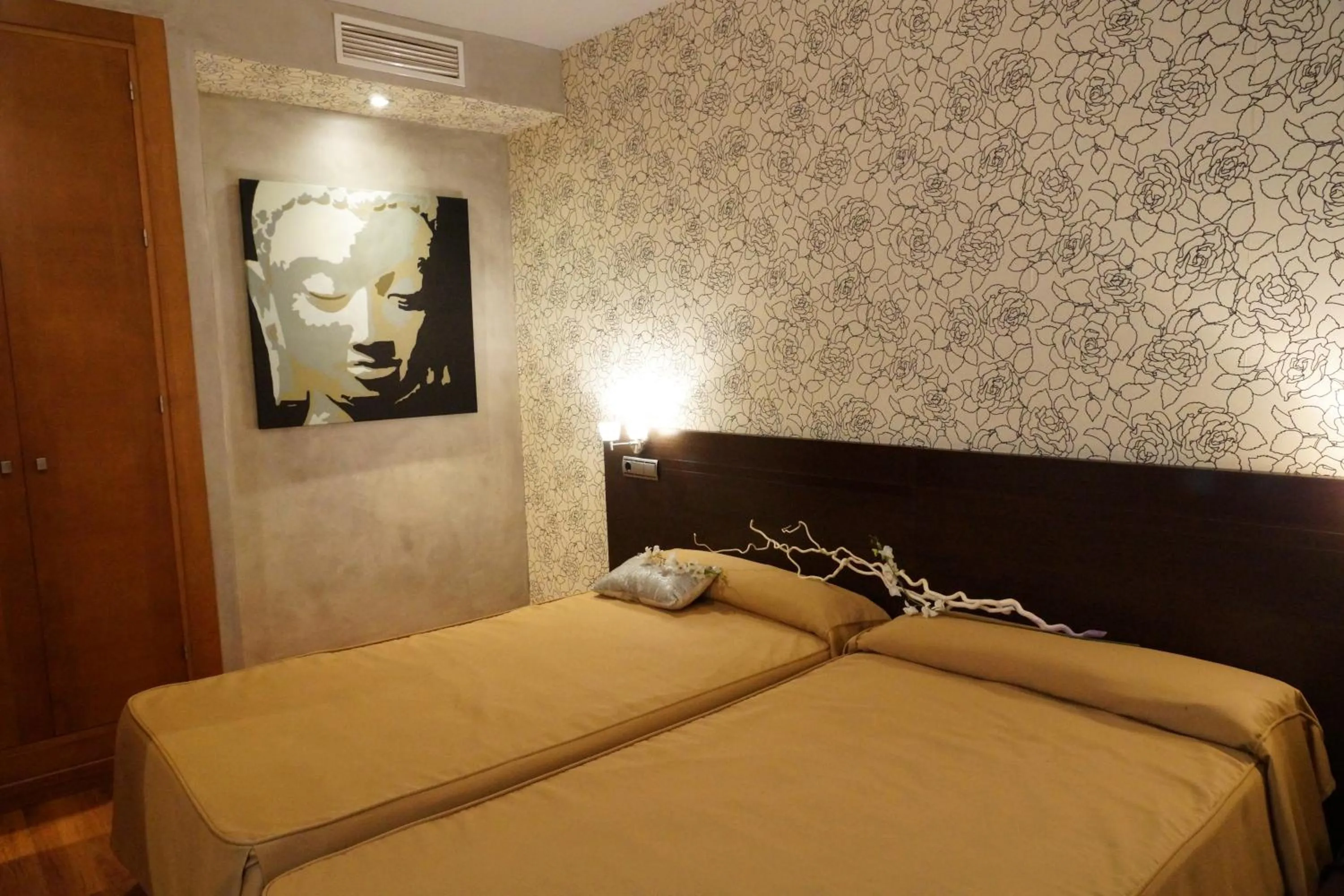 Photo of the whole room, Bed in Don Agustin