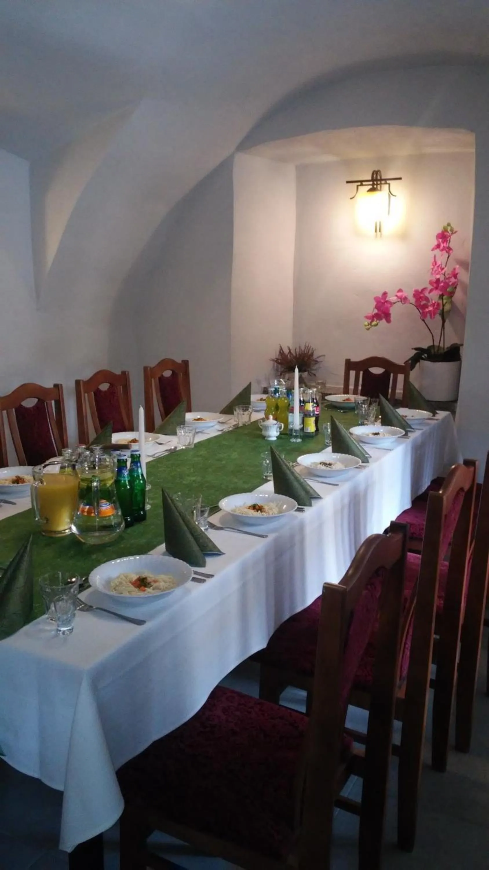 Restaurant/places to eat in Zajazd Biskupi