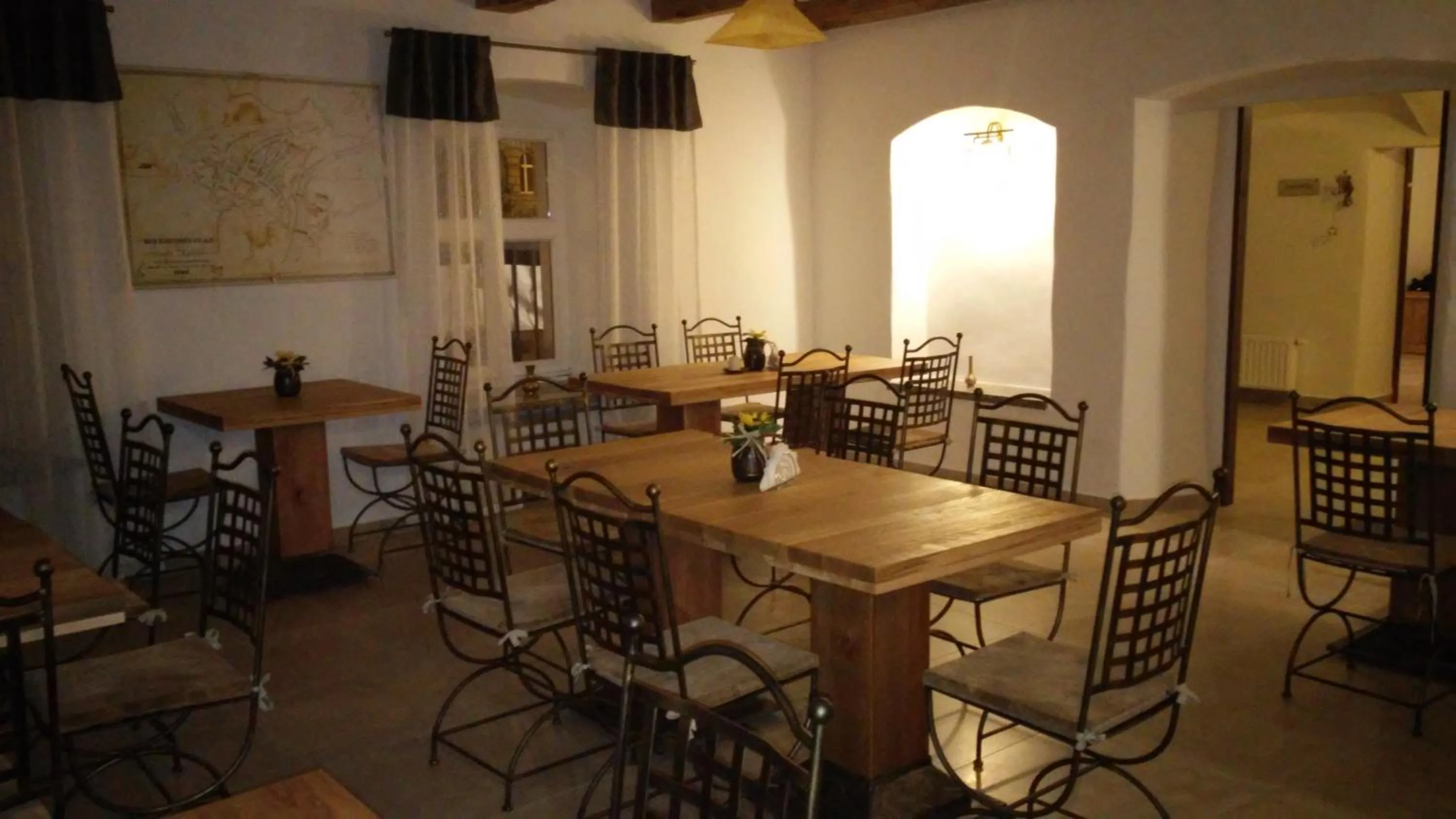 Restaurant/places to eat in Zajazd Biskupi