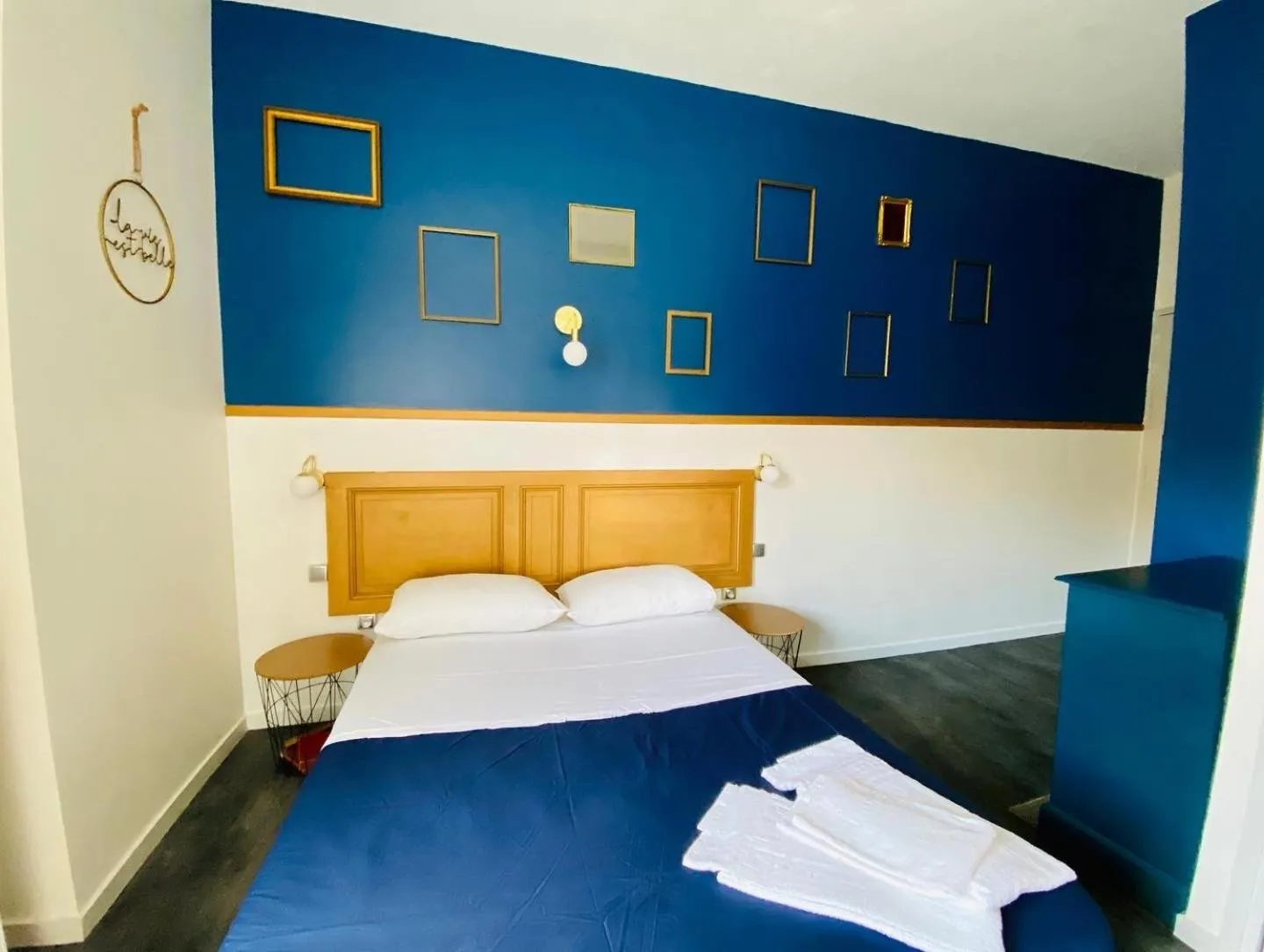 Bed in Hotel Le Midi Clermont-Cournon