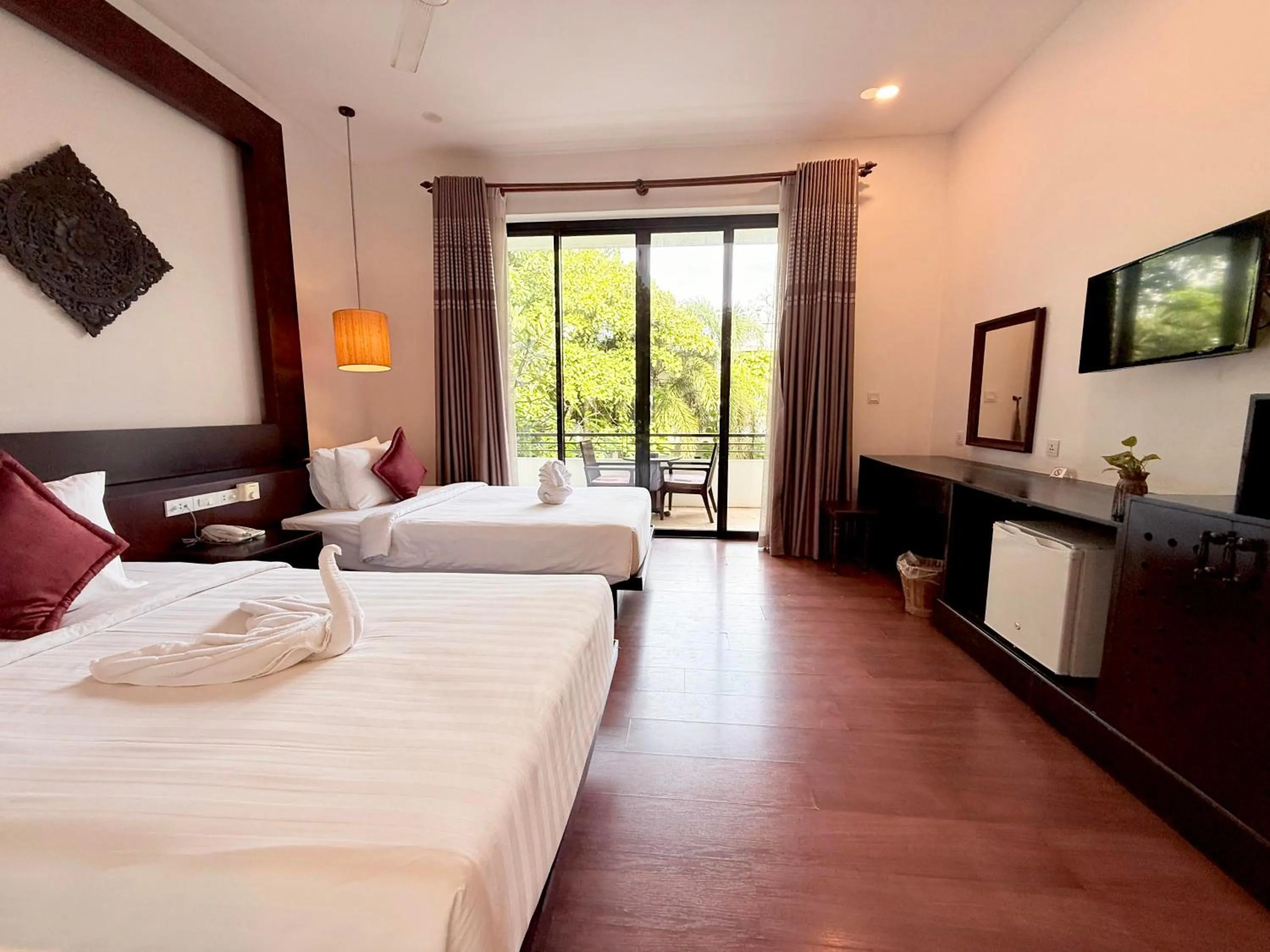 Landmark Twin With Balcony Pool View - Free Pick Up  in The Moon Residence & Spa