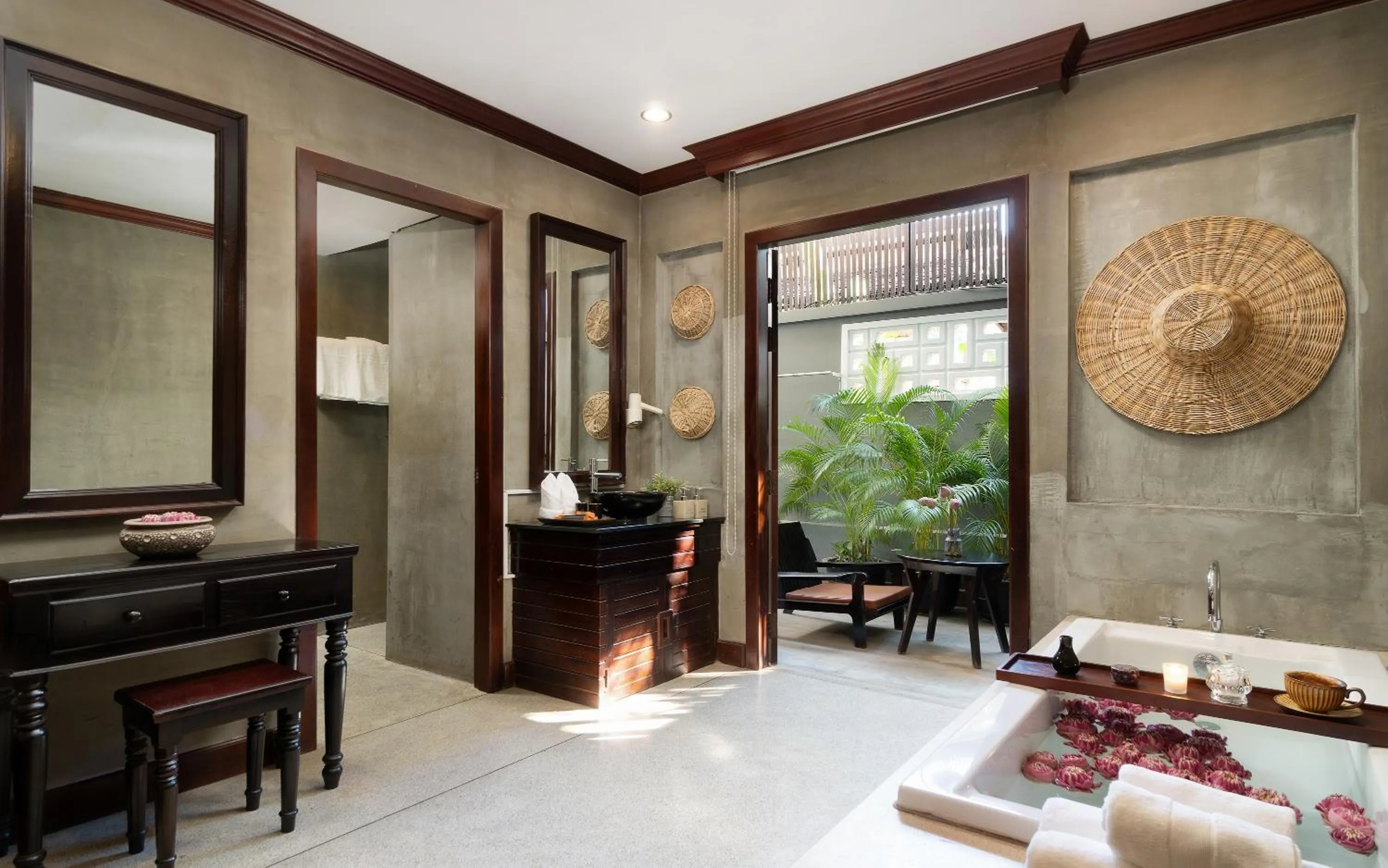 Shower in The Moon Residence & Spa