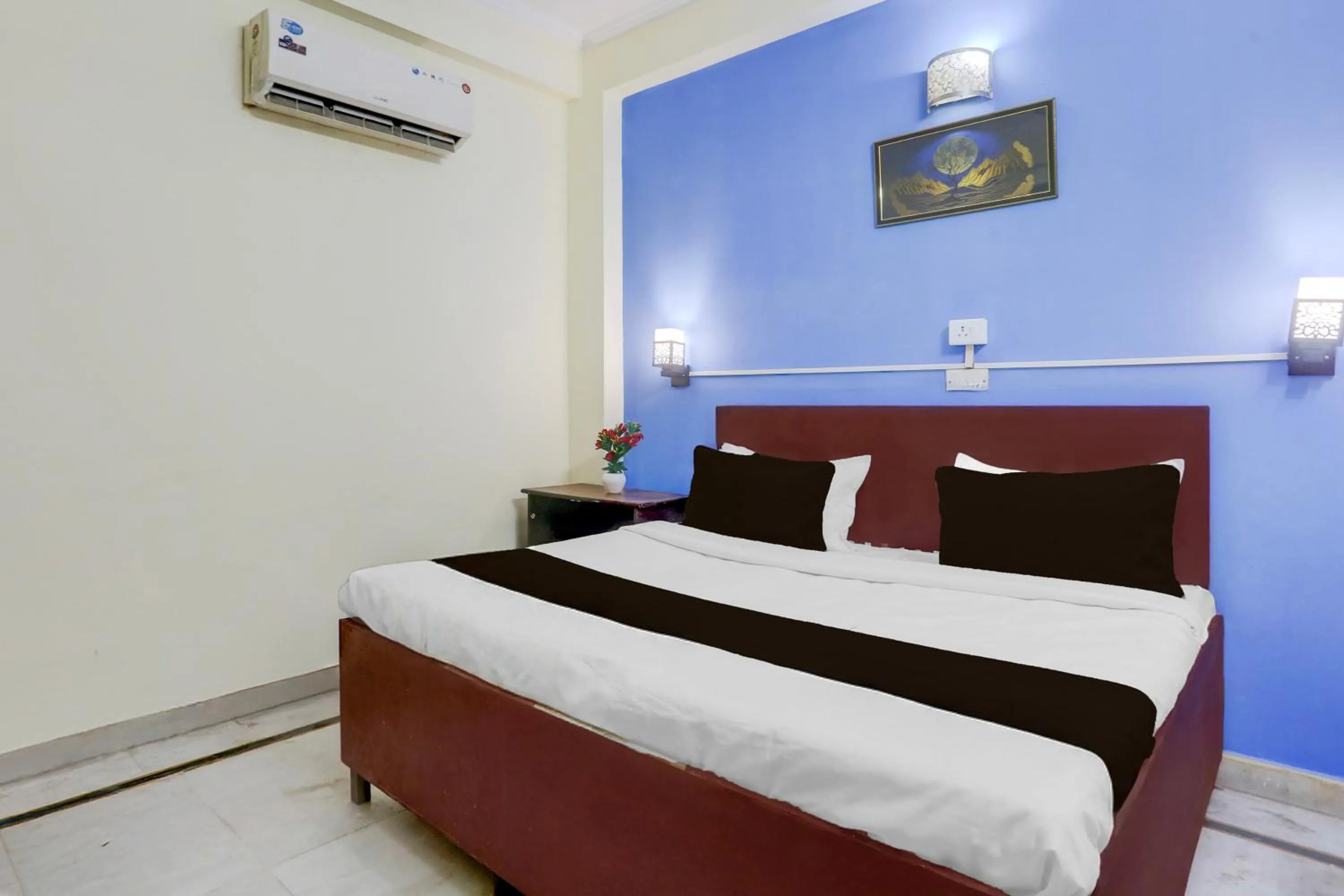 Bedroom, Bed in Super Hotel O Green Park Residency 2