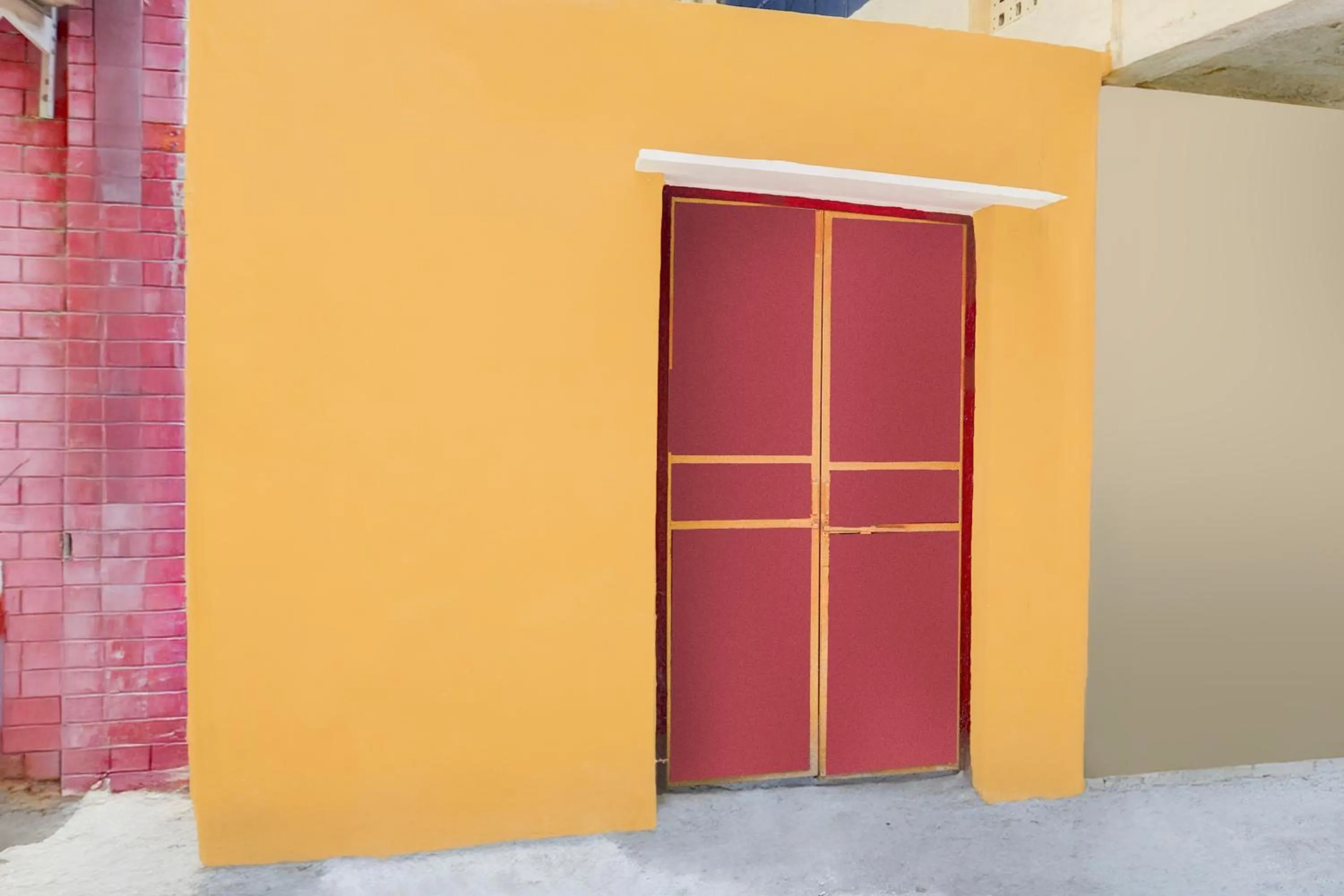 Facade/entrance in Super Hotel O Green Park Residency 2