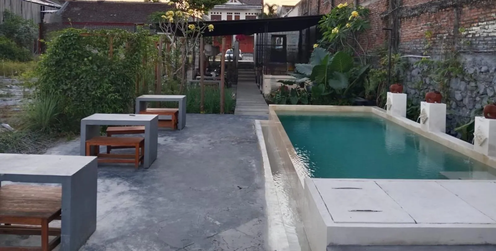 Swimming pool in Rosella Cottages - Homestay - Yogyakarta