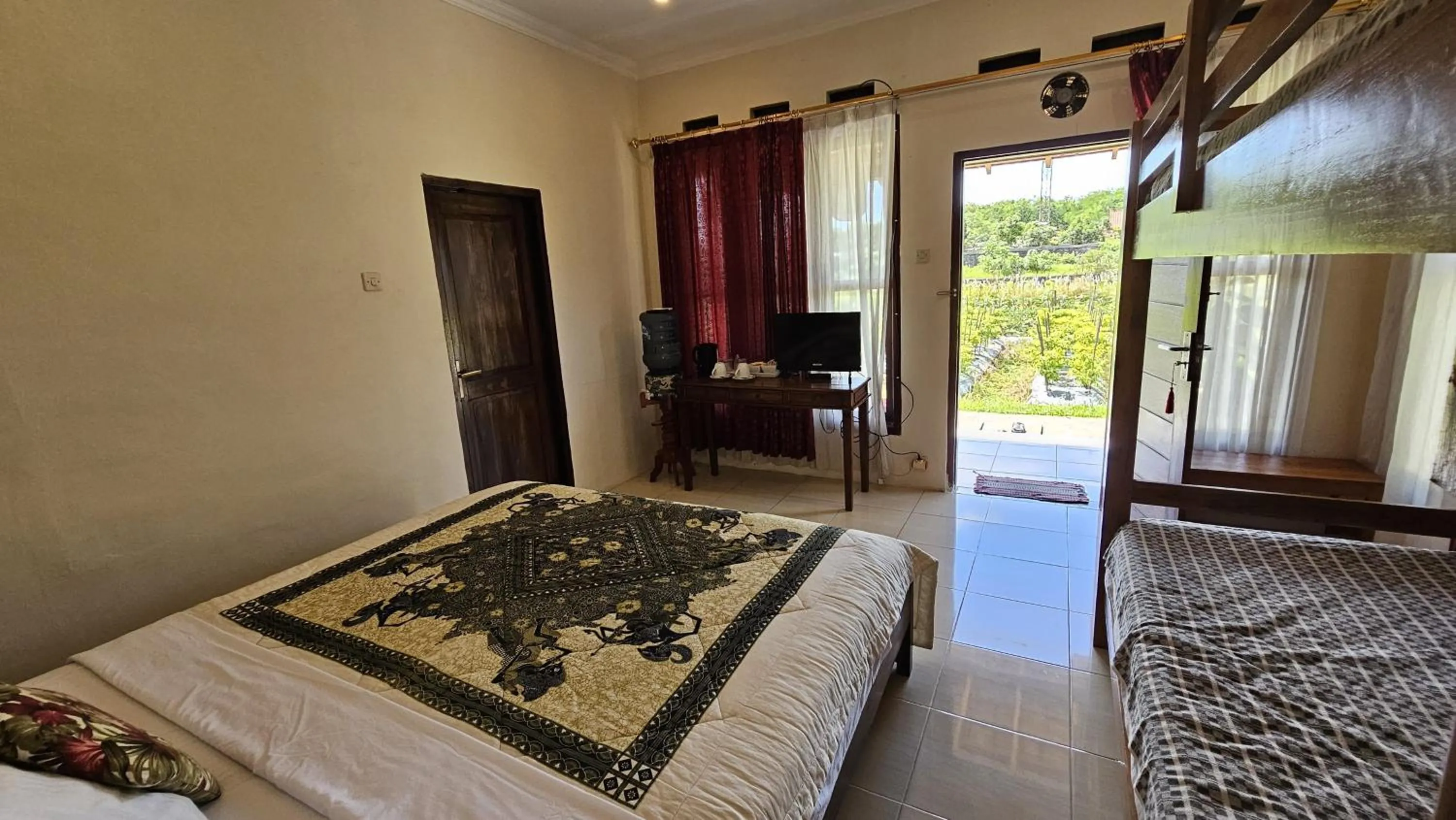 Bed in Rosella Cottages - Homestay - Yogyakarta
