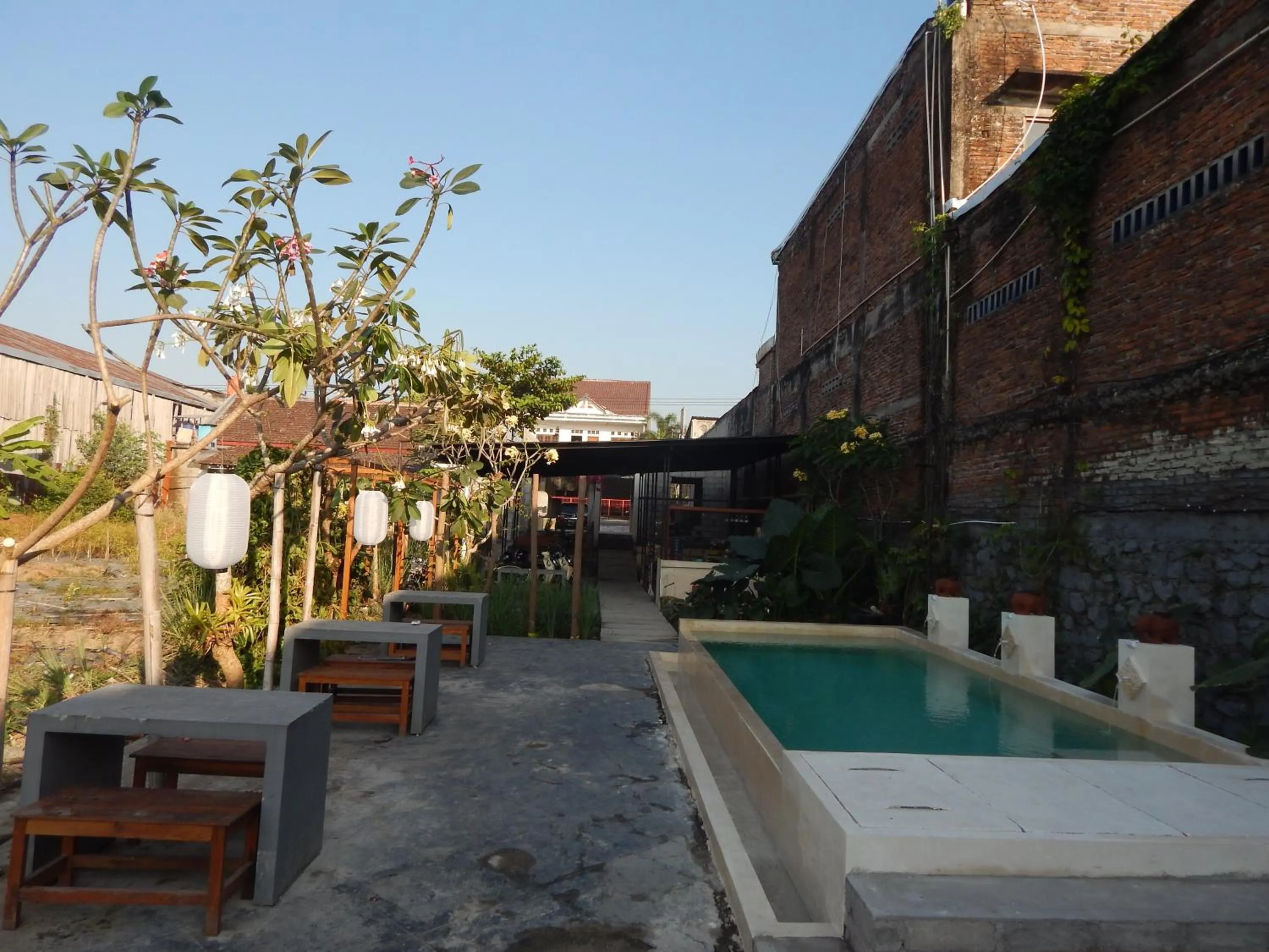 Swimming pool in Rosella Cottages - Homestay - Yogyakarta