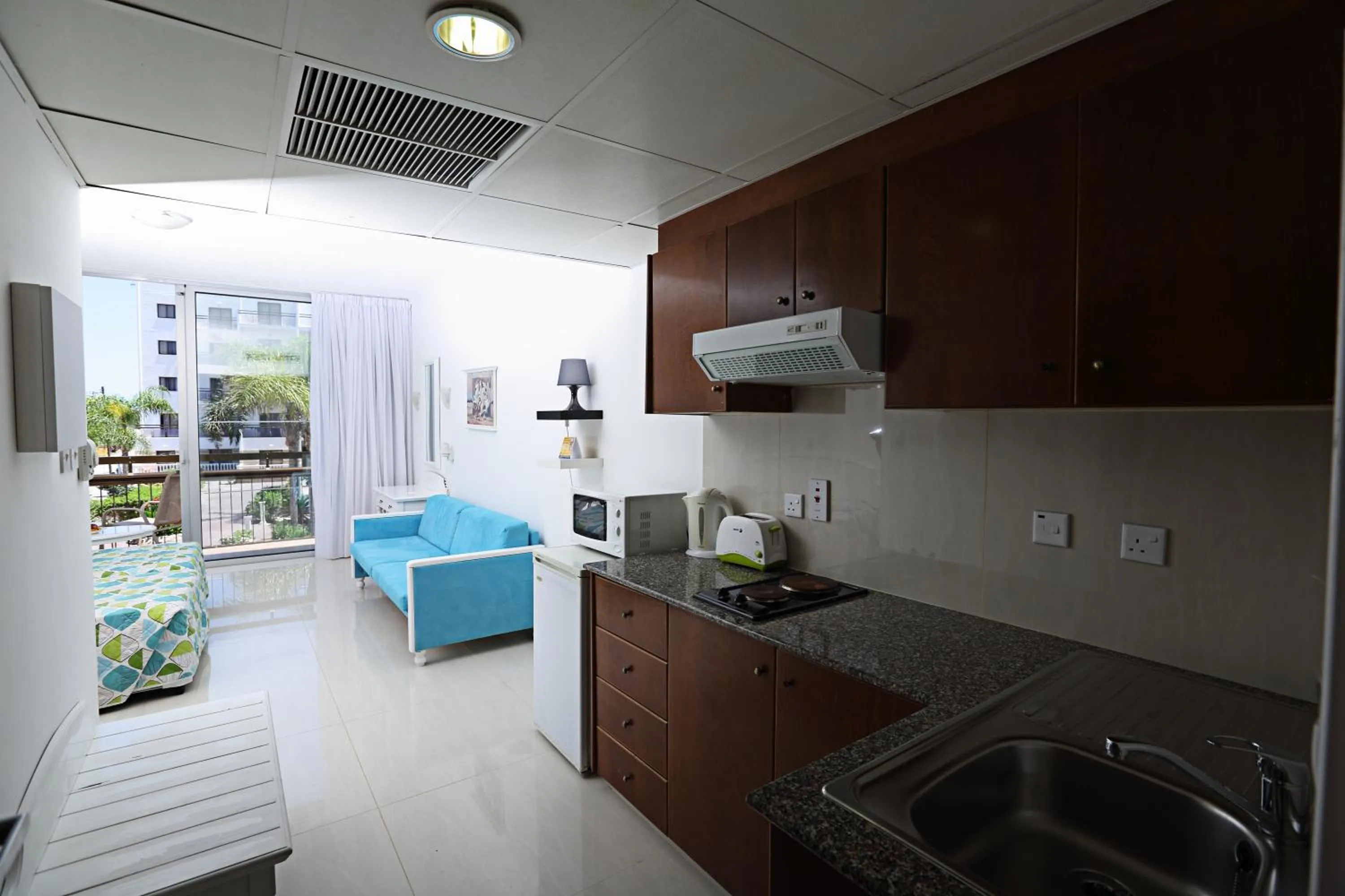 Kitchen or kitchenette in Marlita Beach Hotel Apartments