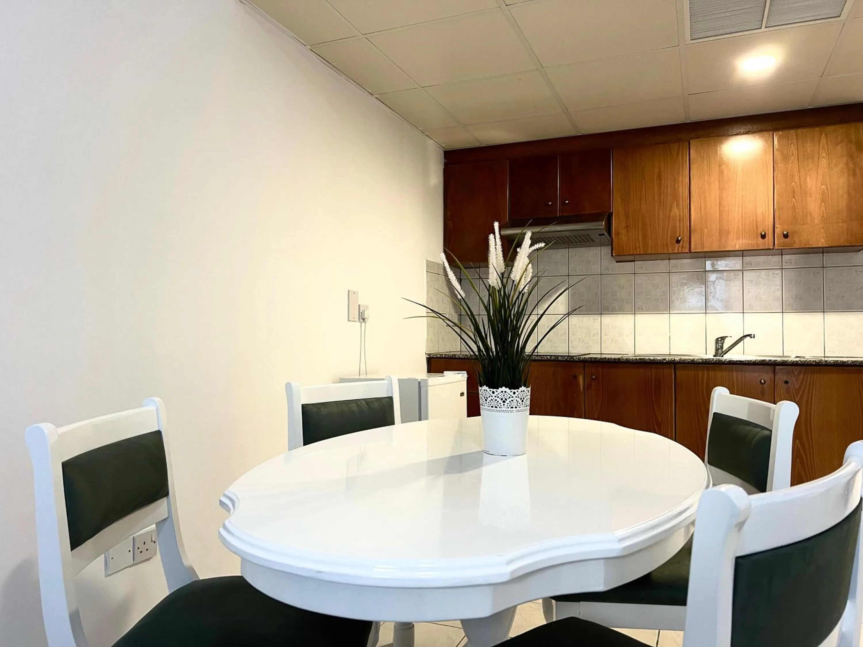 Marlita Beach Hotel Apartments