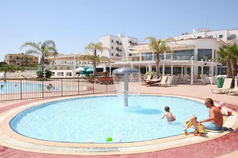 Marlita Beach Hotel Apartments