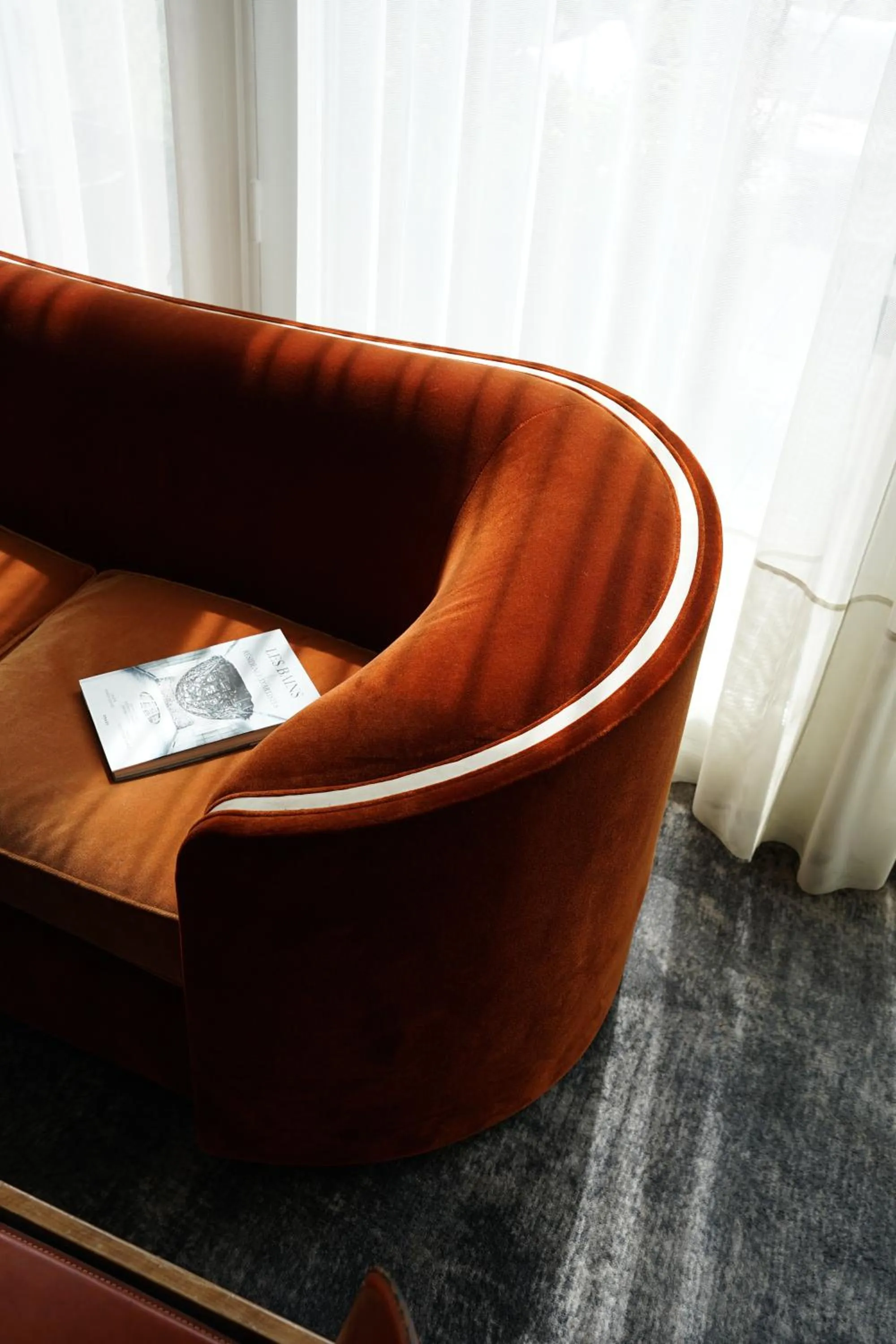 Living room in Hotel Les Bains Paris