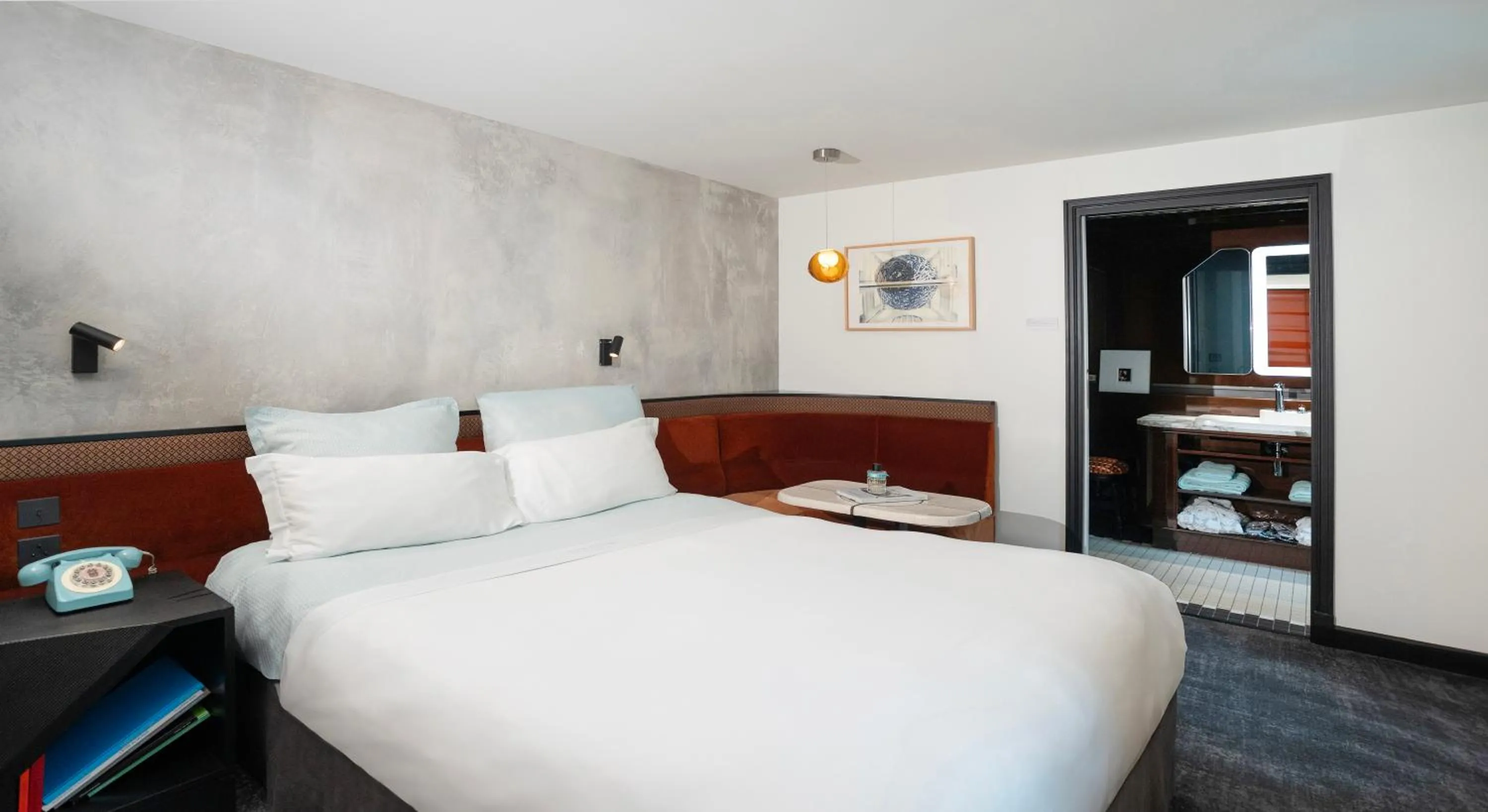 Bed in Hotel Les Bains Paris