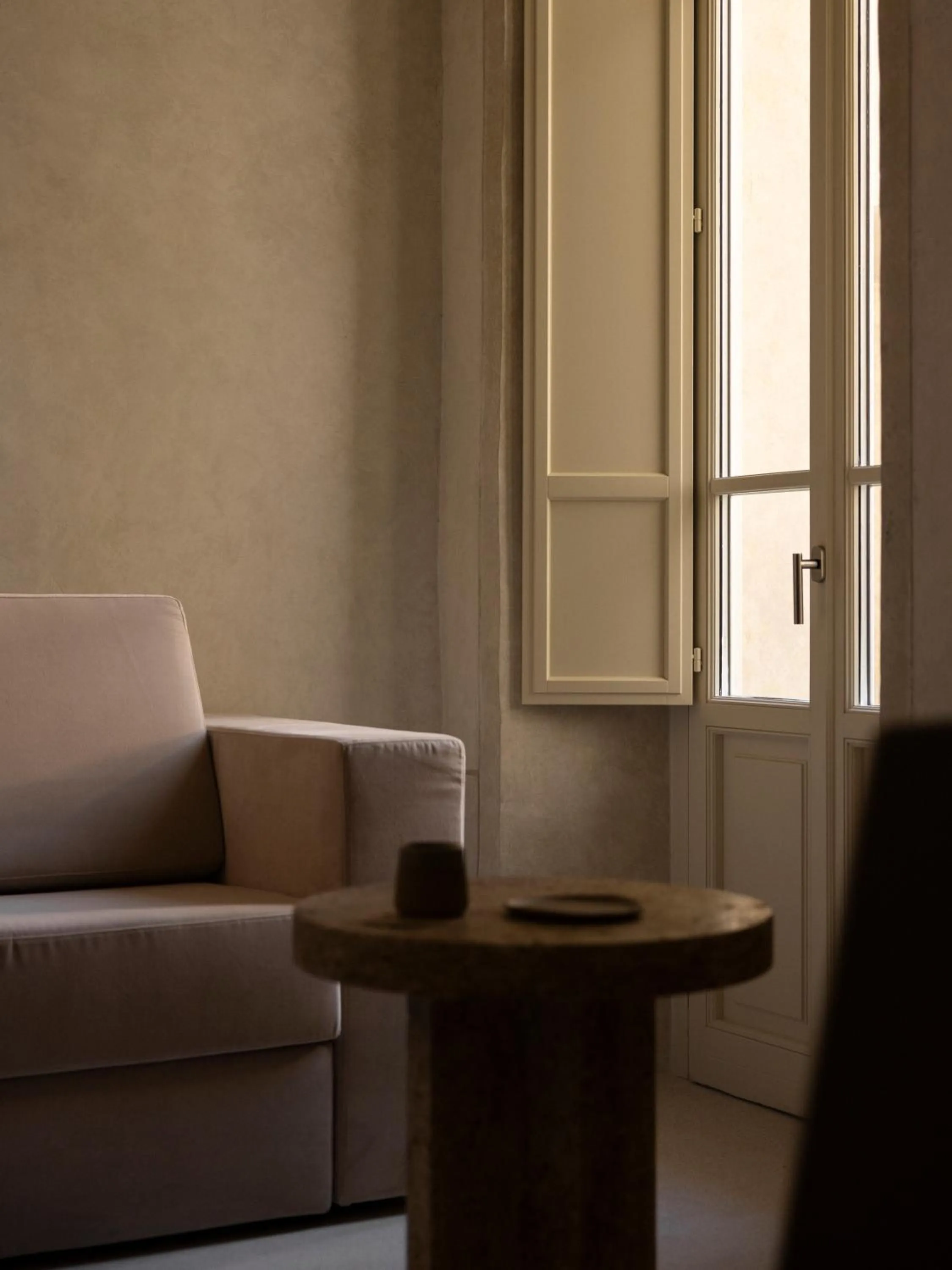 Seating area in Nomos Hotel