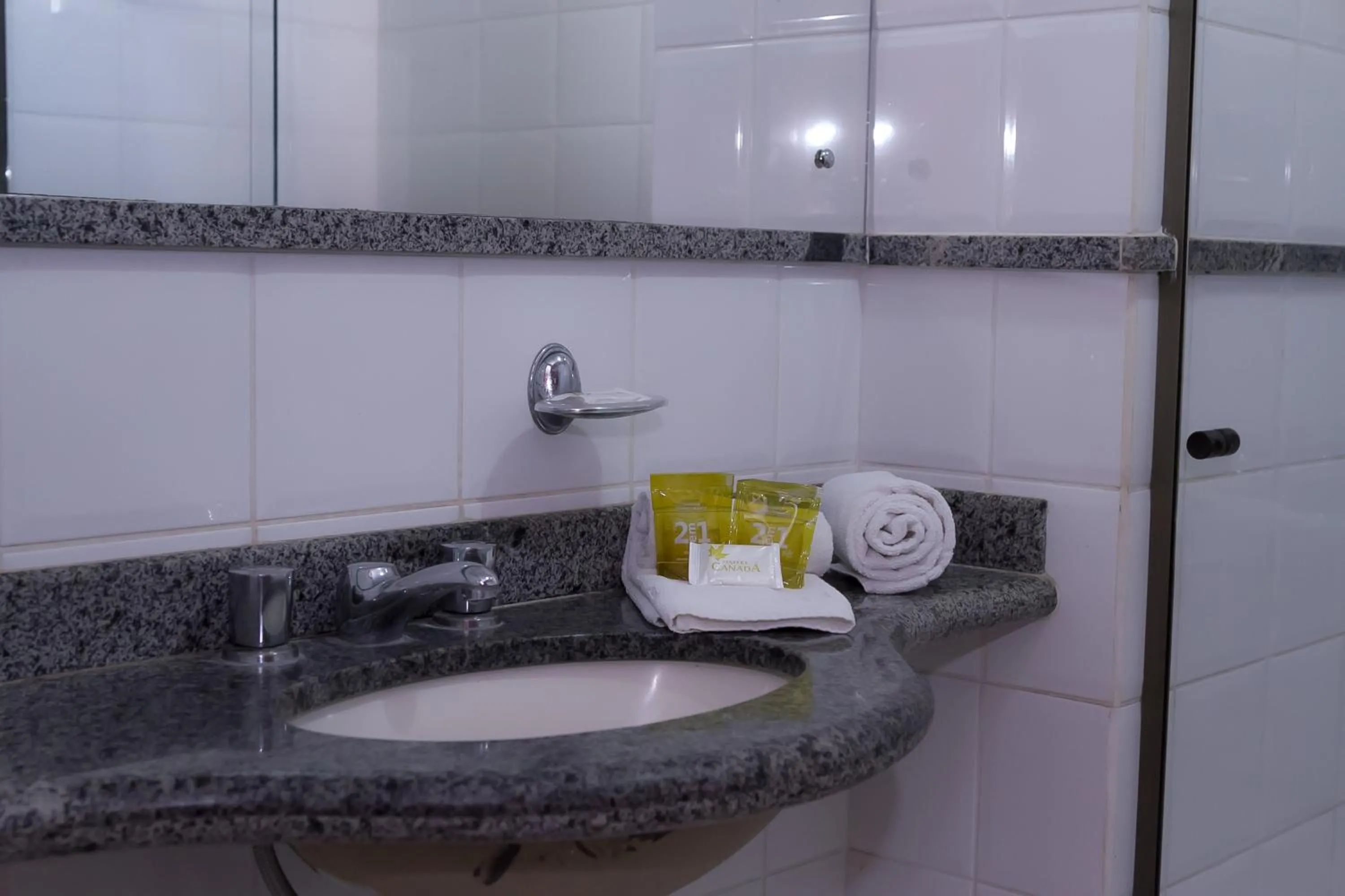 Bathroom in Hotel Canada