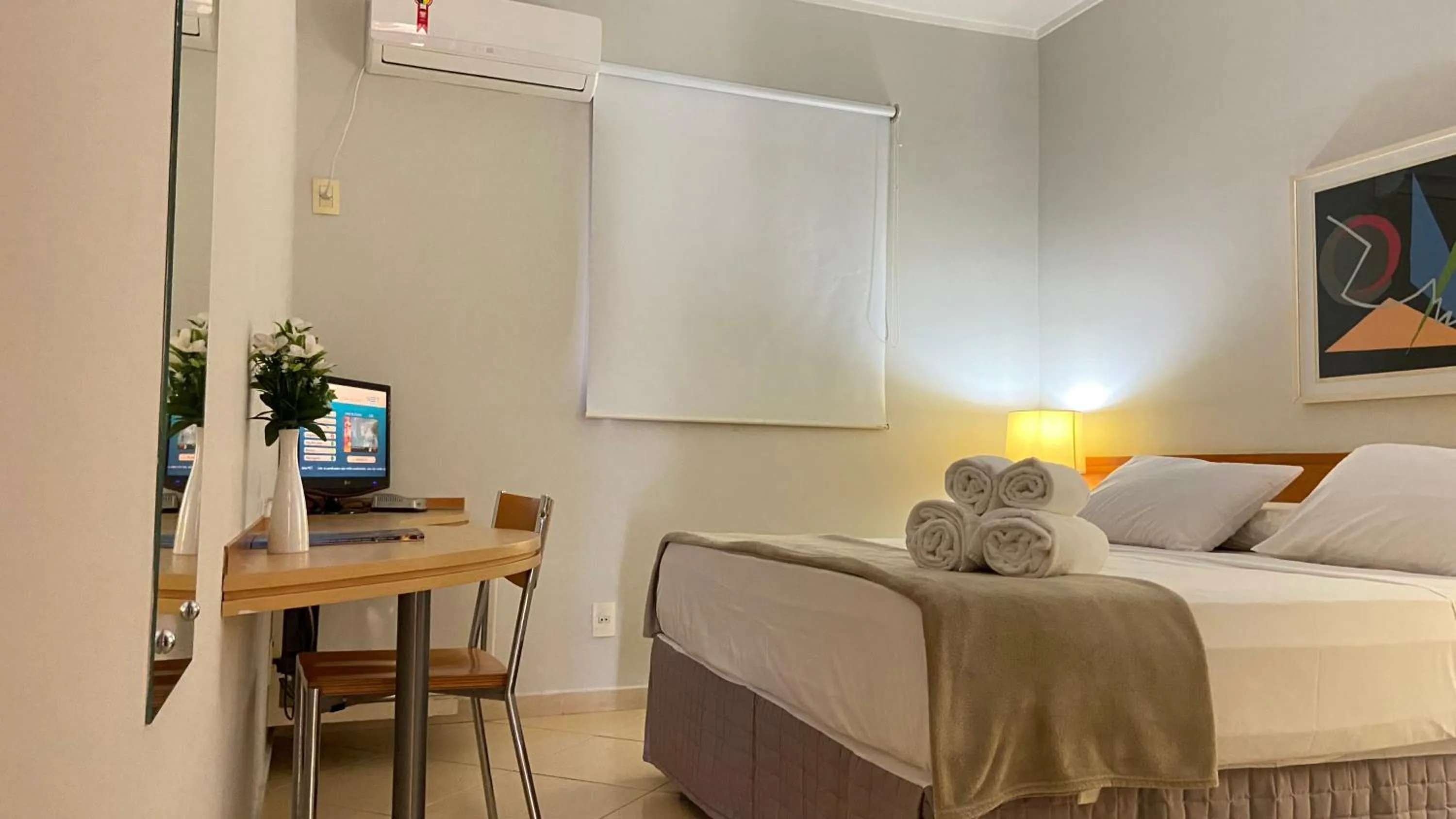 Bedroom, Bed in Hotel Canada