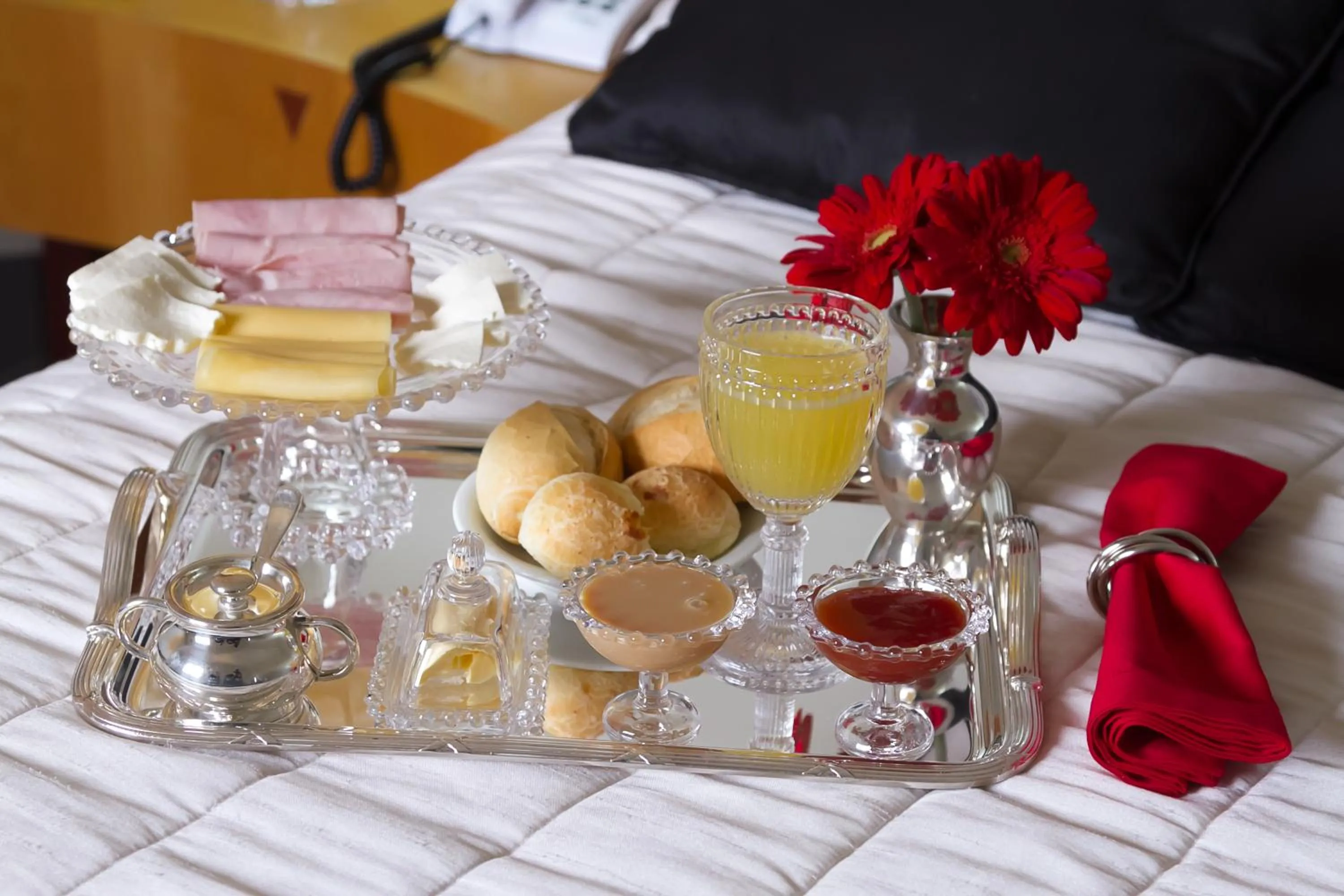 Food, Bed in Hotel Canada