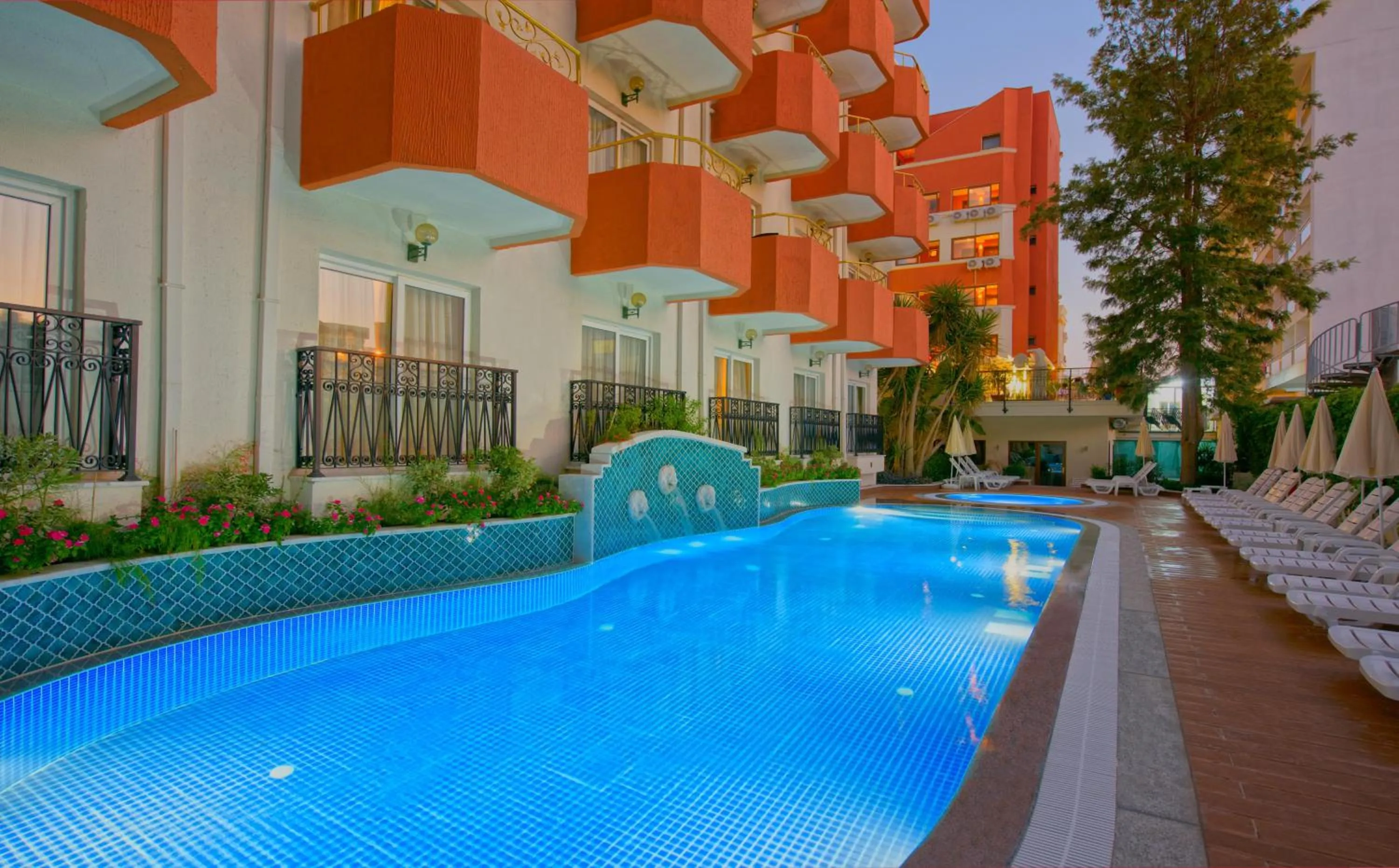 Swimming pool in Antique Roman Palace Museum Hotel - Adults Only Ultra All Inclusive