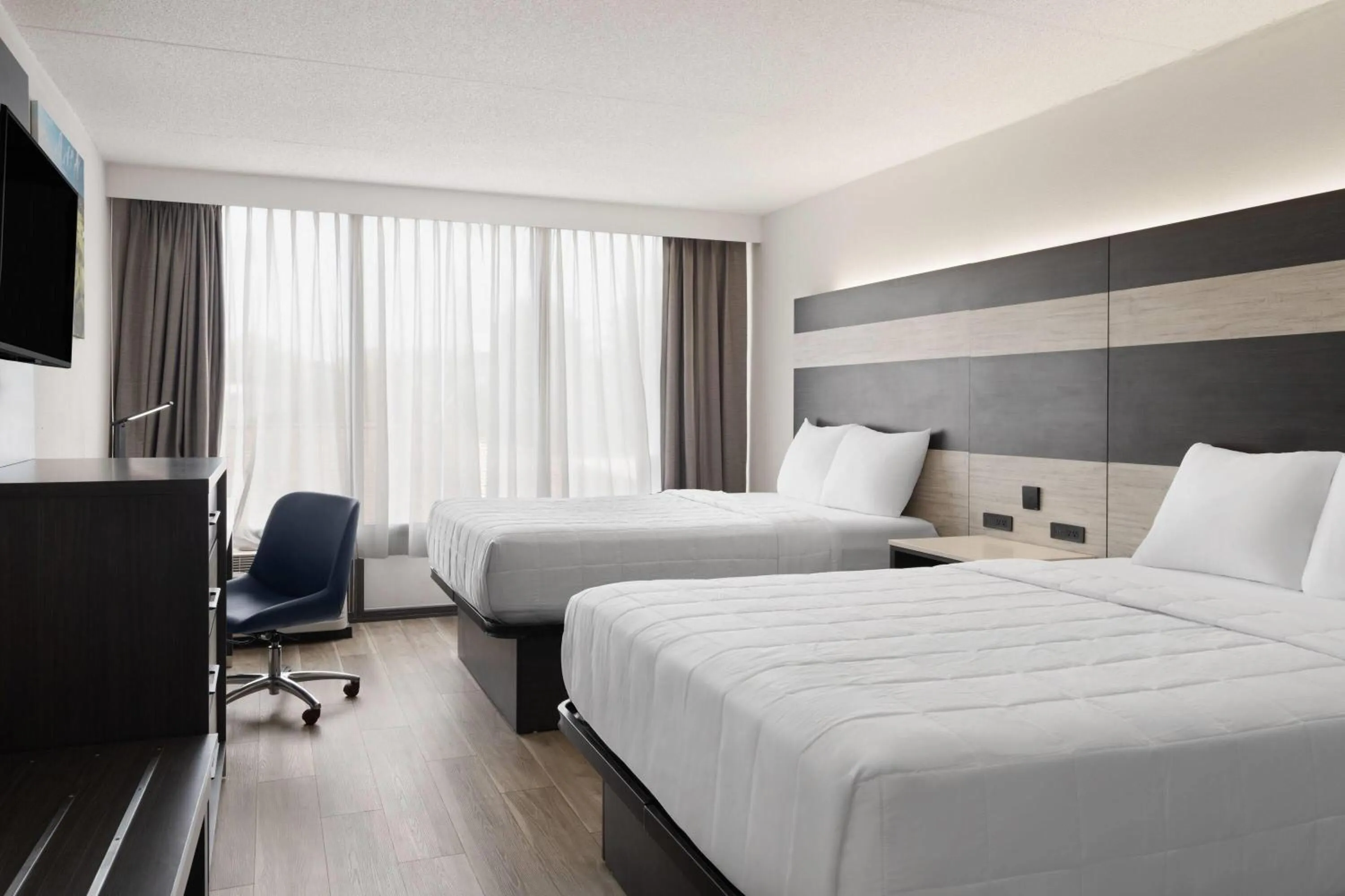 Photo of the whole room, Bed in Baymont by Wyndham Williamsburg I-64