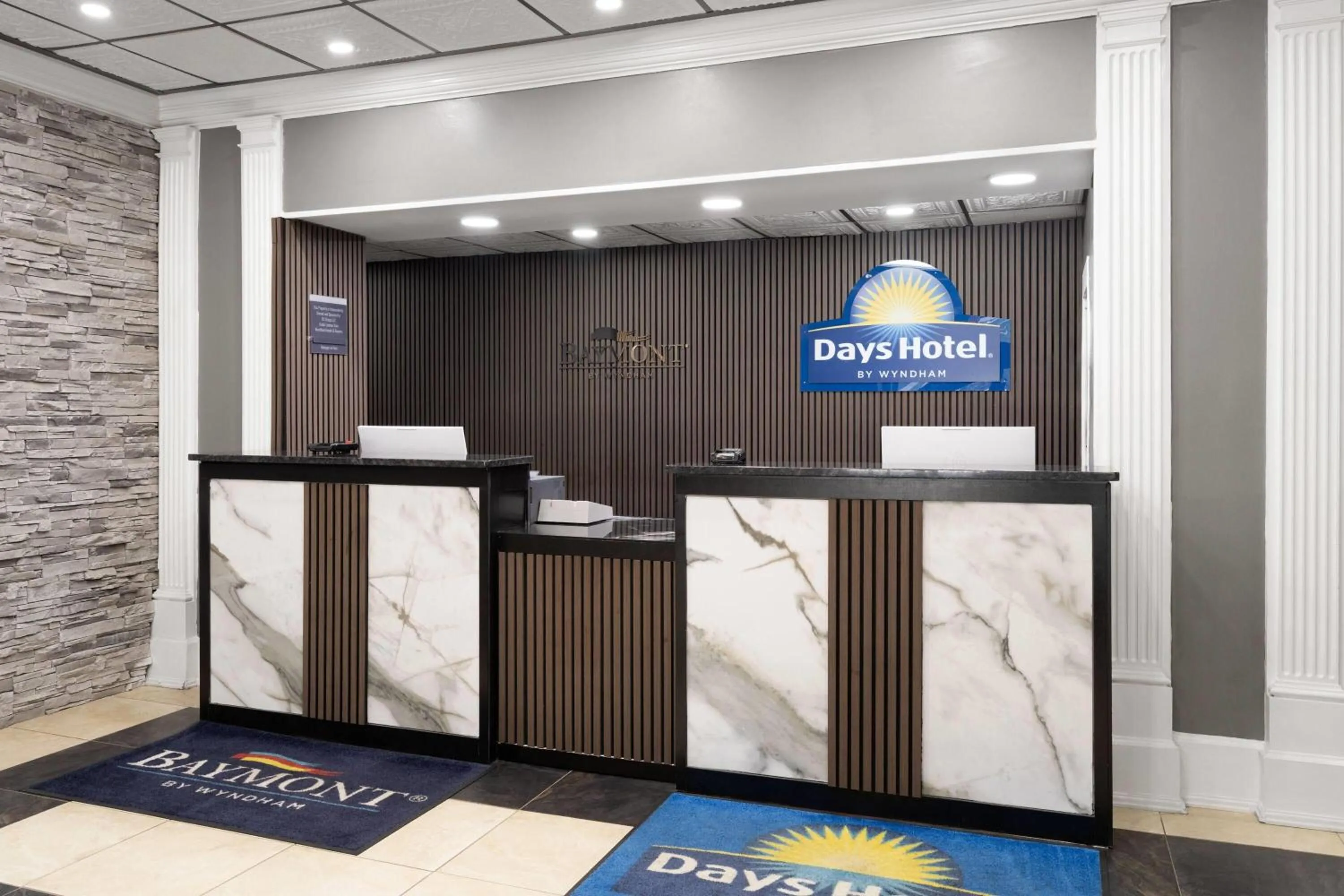 Lobby or reception in Baymont by Wyndham Williamsburg I-64