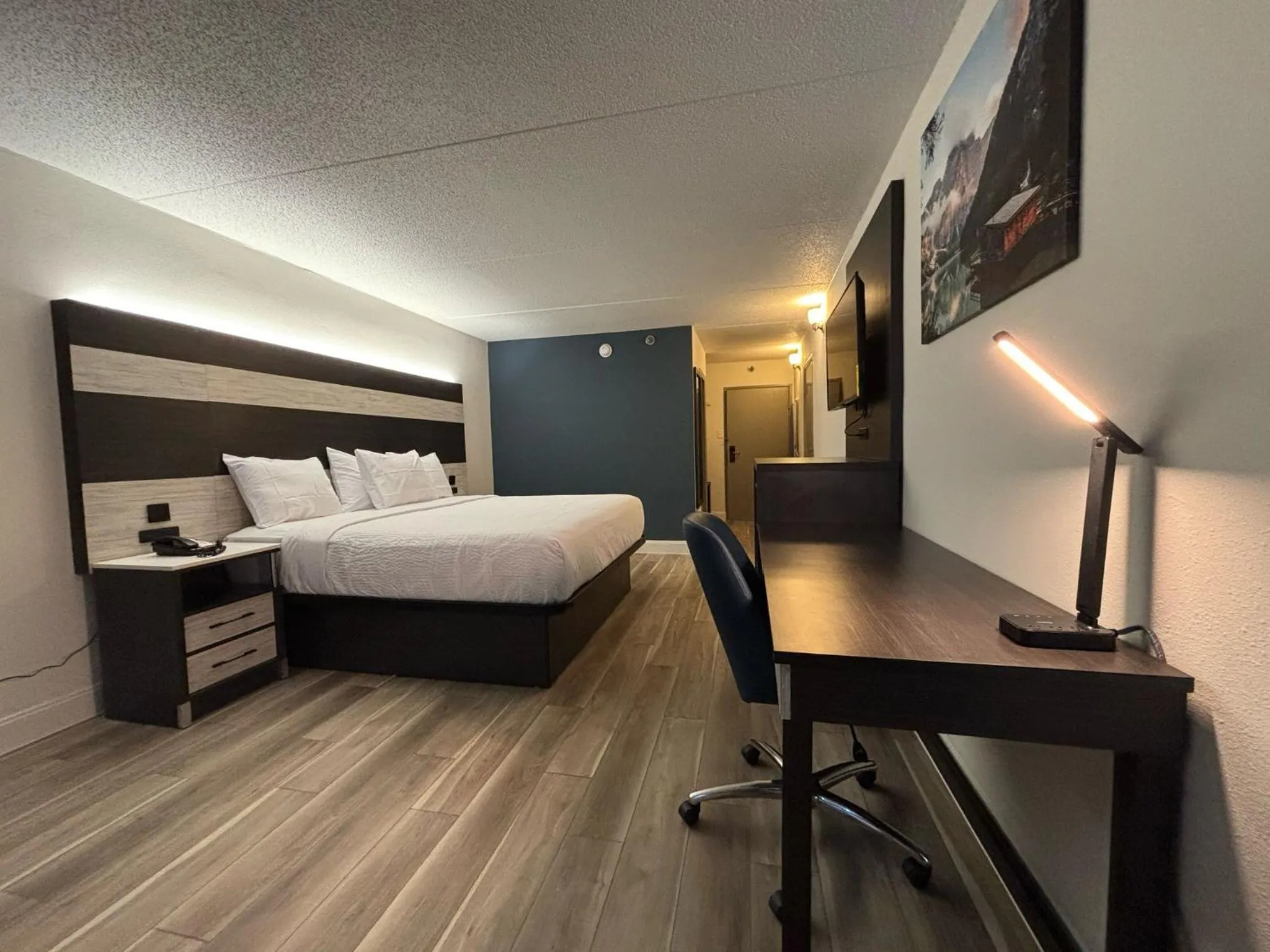 Bed in Baymont by Wyndham Williamsburg I-64