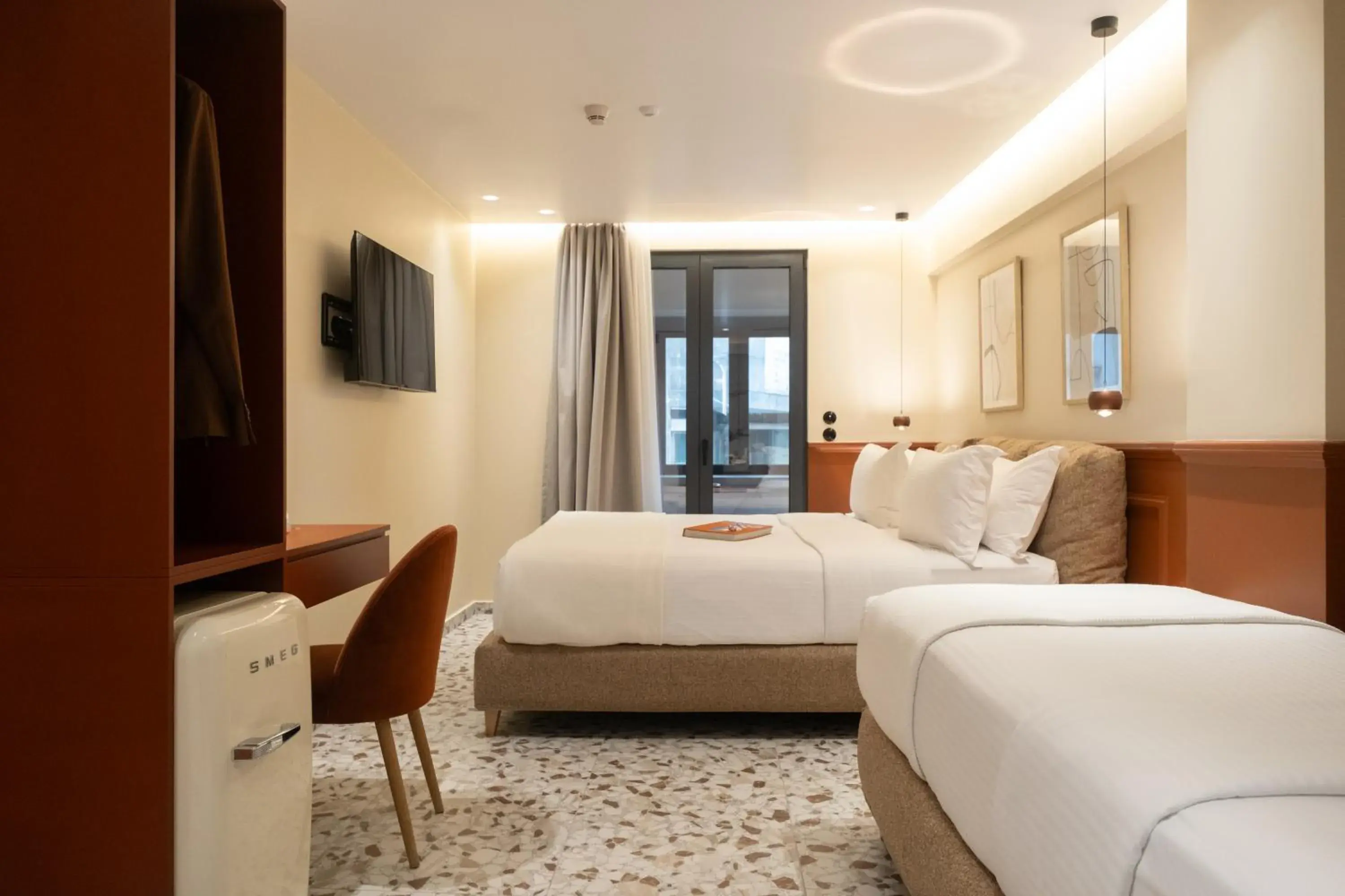 Triple Room in Athens Retro Triple Room in Athens Retro