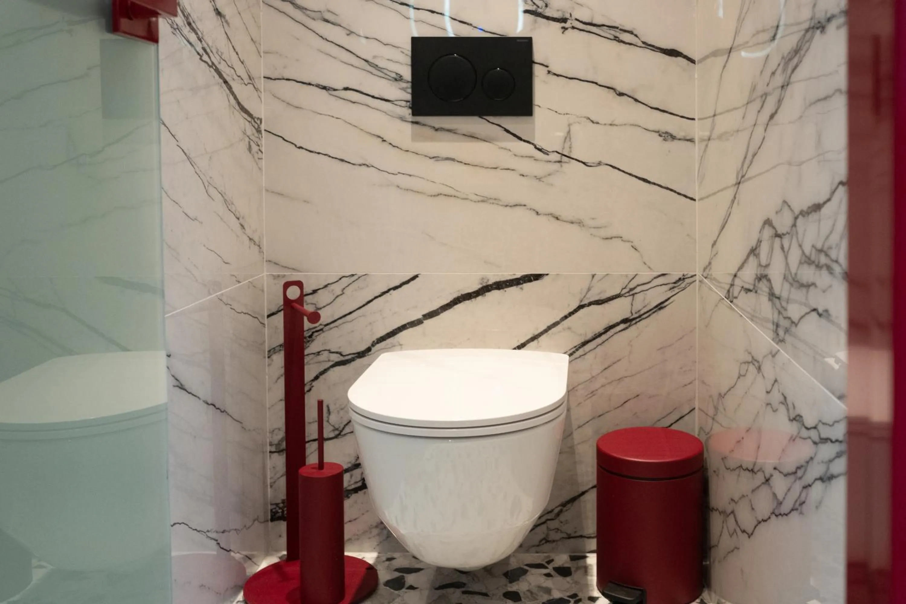 Bathroom in Athens Retro