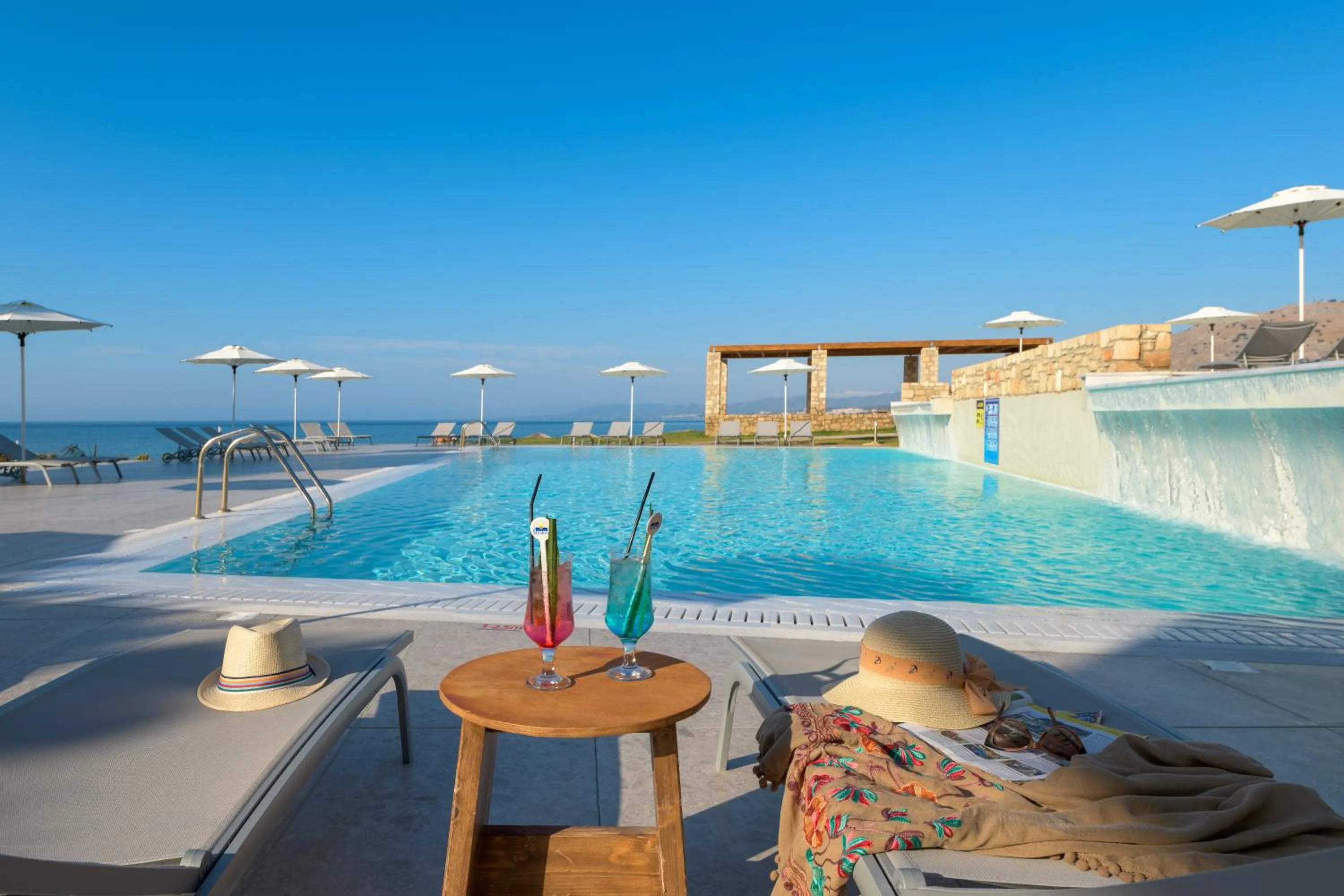 Swimming pool in Sunrise Hotel