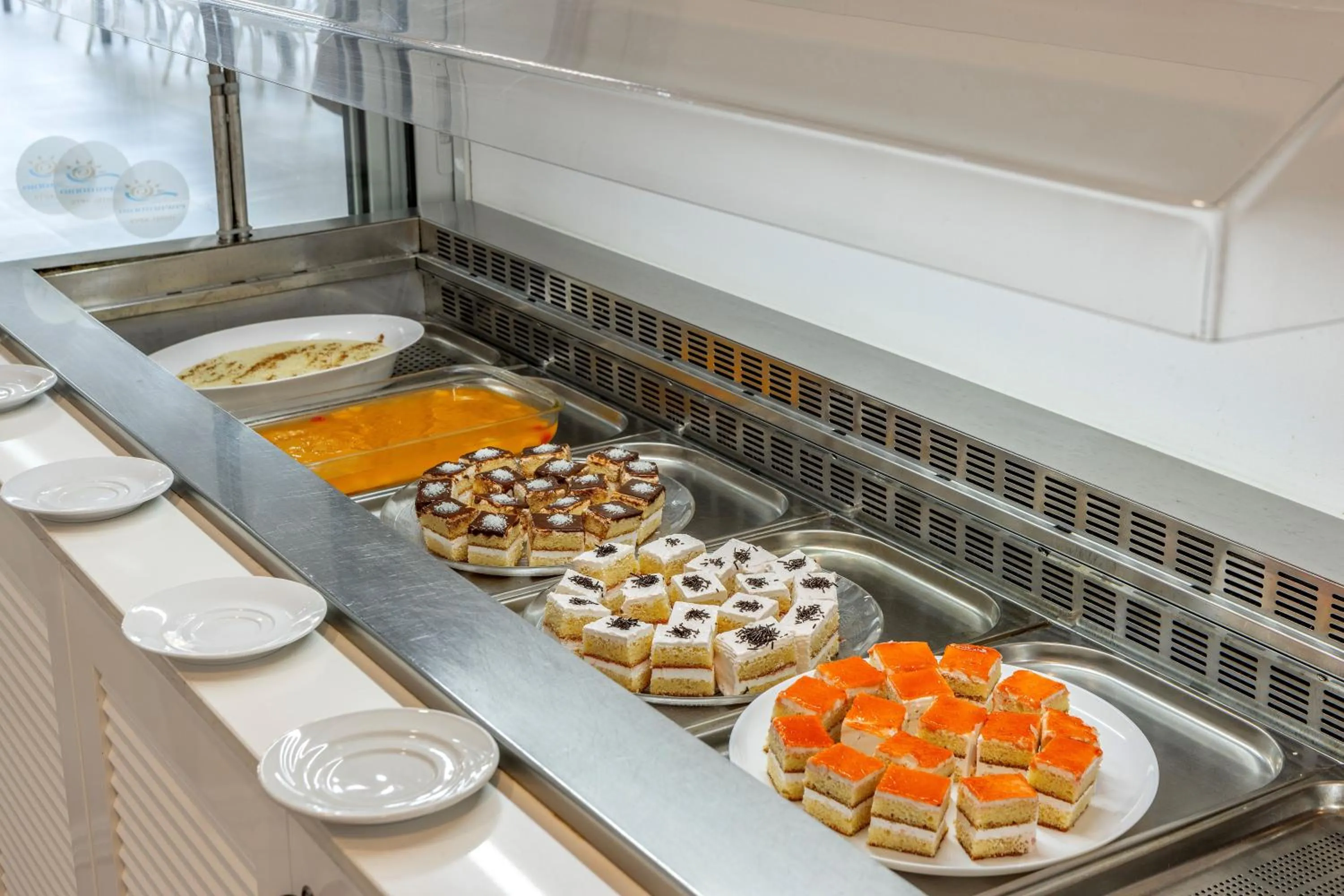 Restaurant/places to eat in Papantonia Hotel