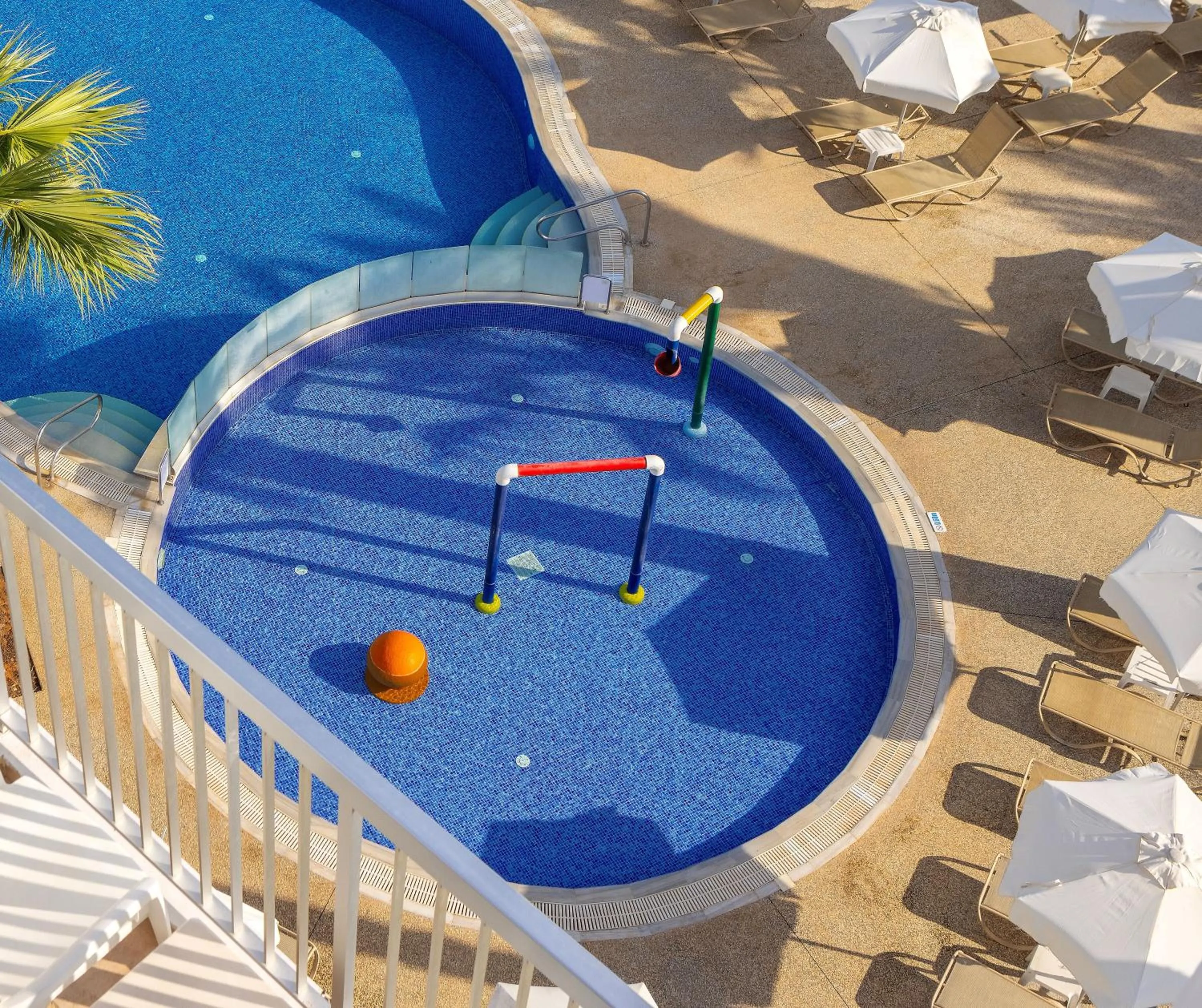 Swimming pool in Papantonia Hotel