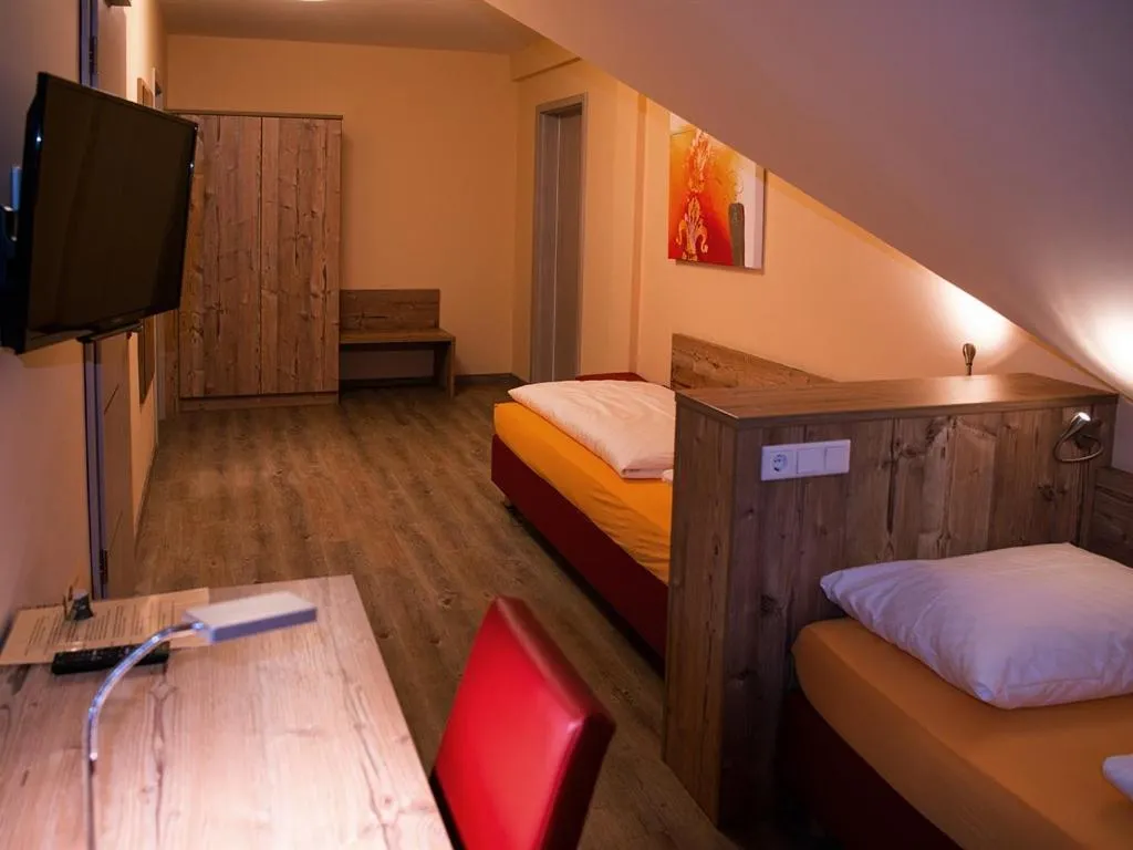 Bedroom, Bed in Landgasthof Schwarzes Roß