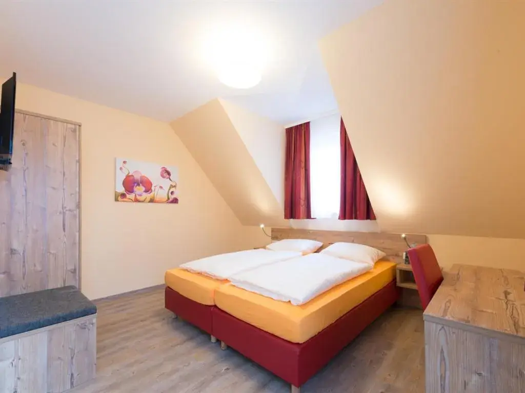 Standard Double or Twin Room - single occupancy in Landgasthof Schwarzes Roß Standard Double or Twin Room - single occupancy in Landgasthof Schwarzes Roß