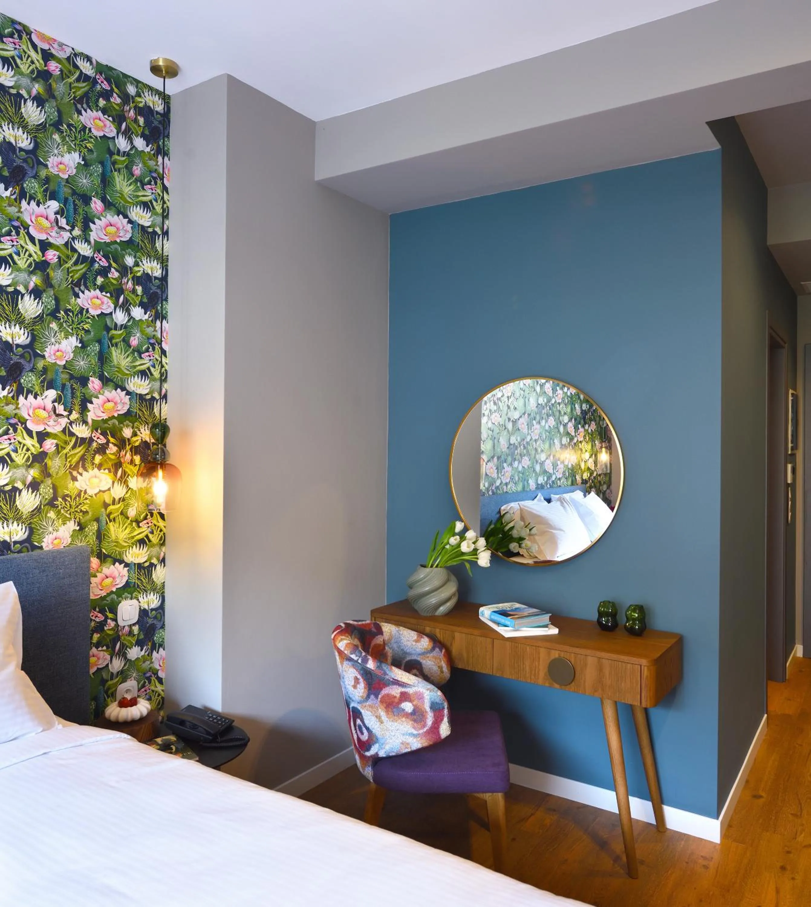 Bed in The Oscar Olympic Hotel