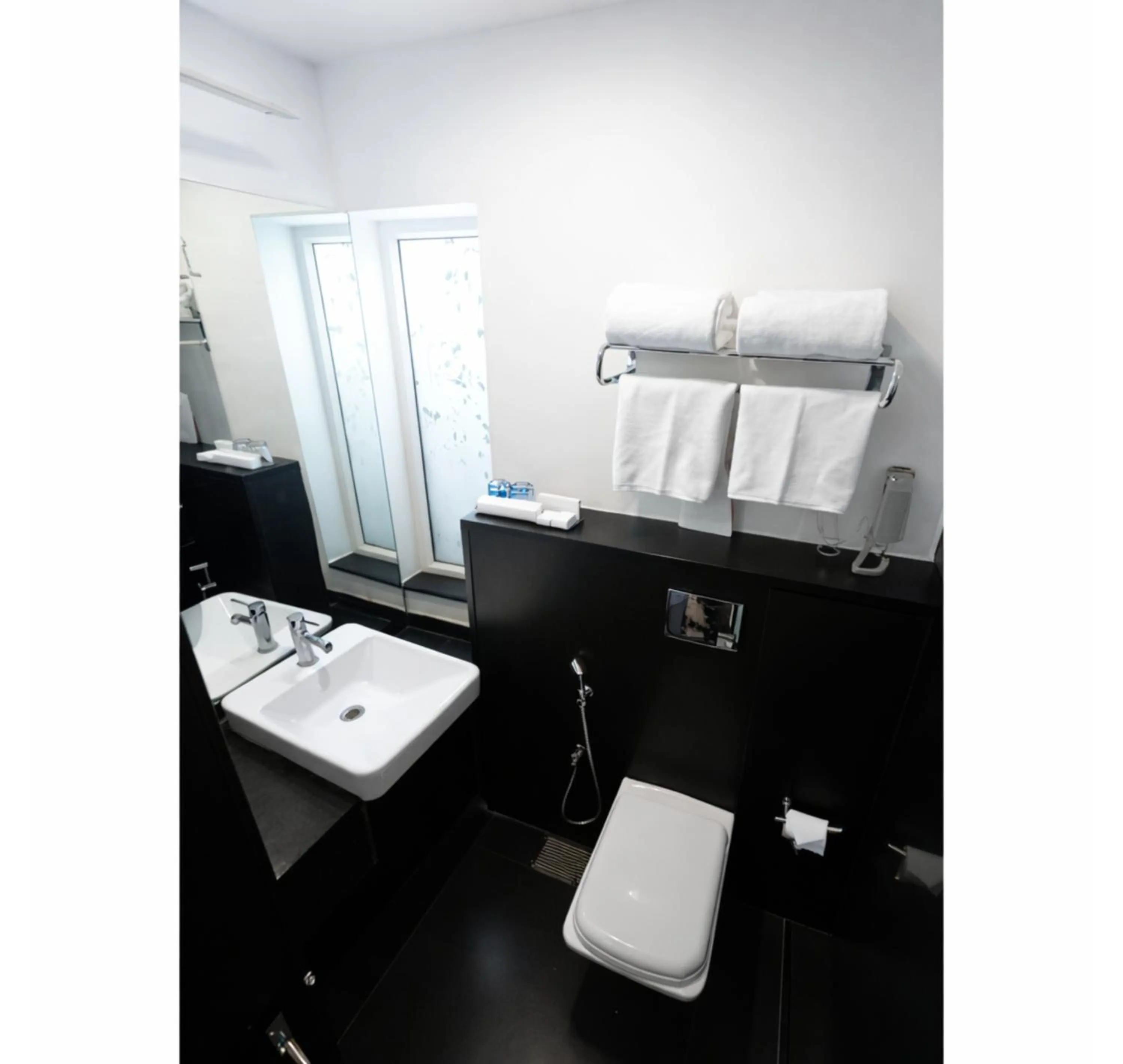 Bathroom in Purple Brigade, Bangalore