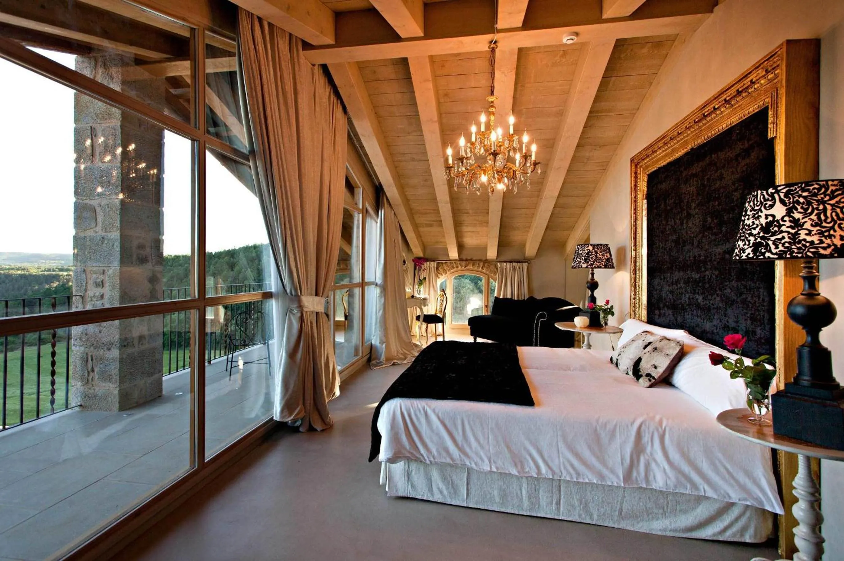 Bedroom, Bed in La Vella Farga Hotel