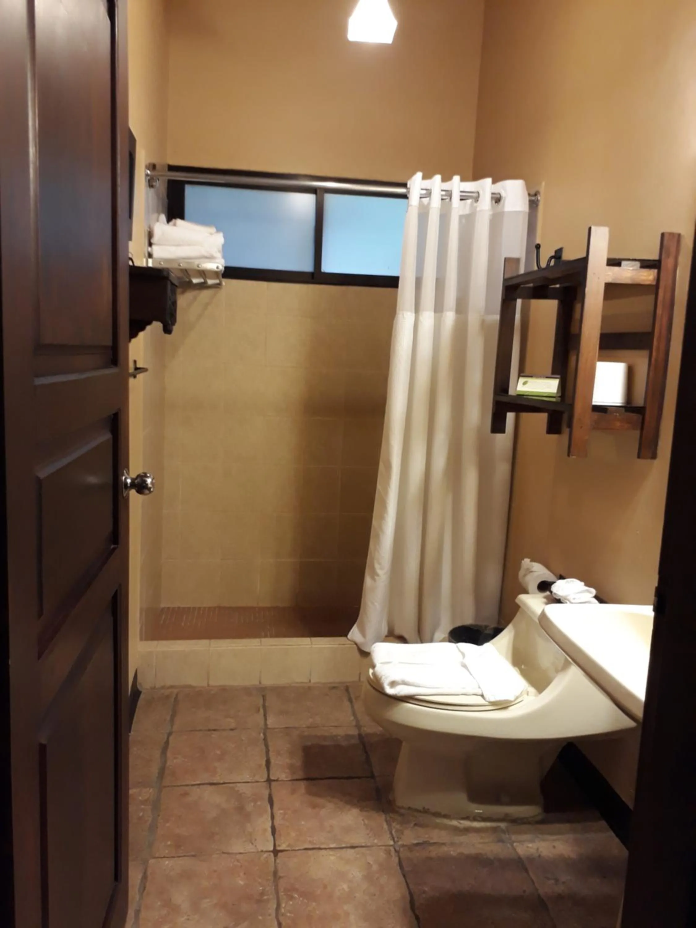 Shower in Humuya Inn