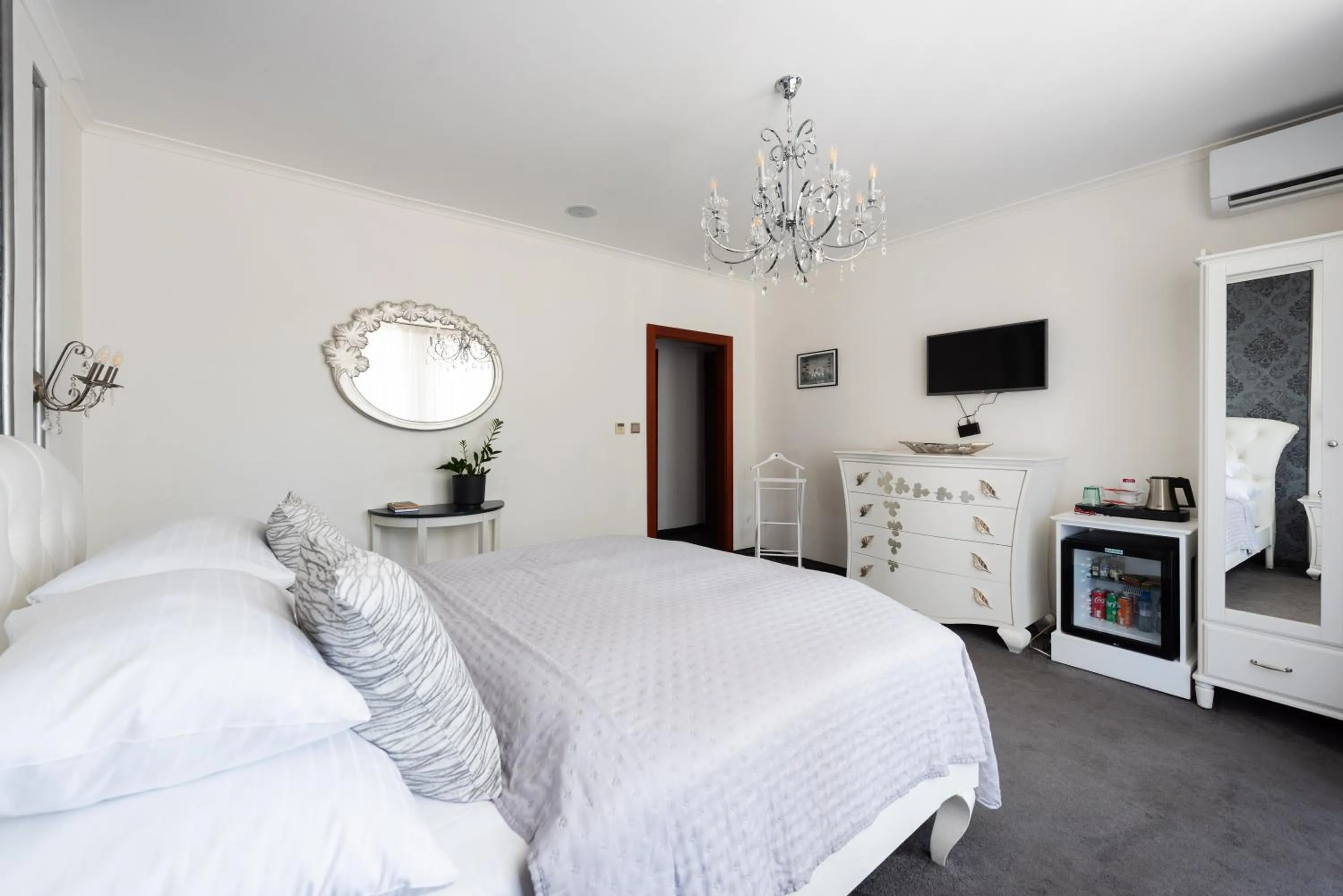 Bed in Wellness & SPA boutique Hotel pod lipkami Prague