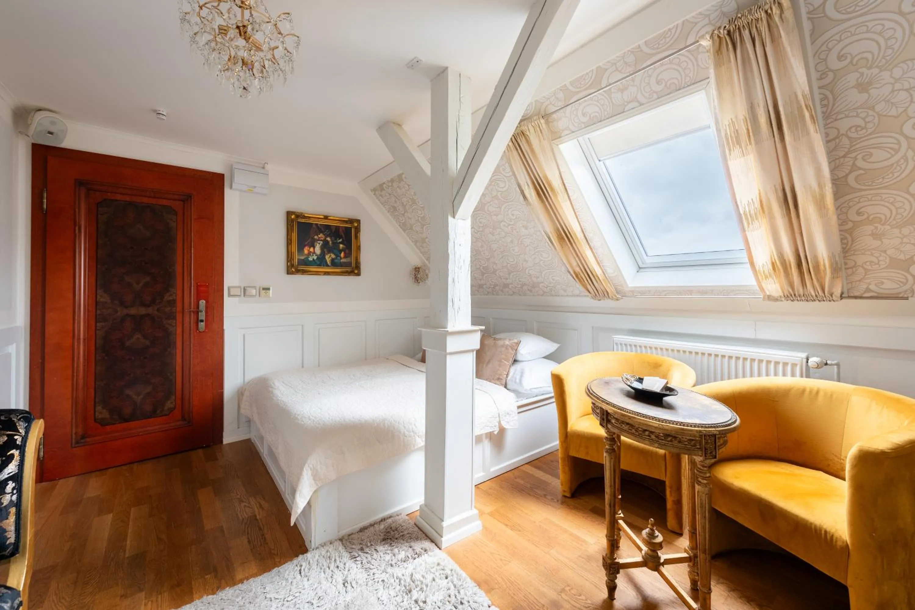 Bed in Wellness & SPA boutique Hotel pod lipkami Prague