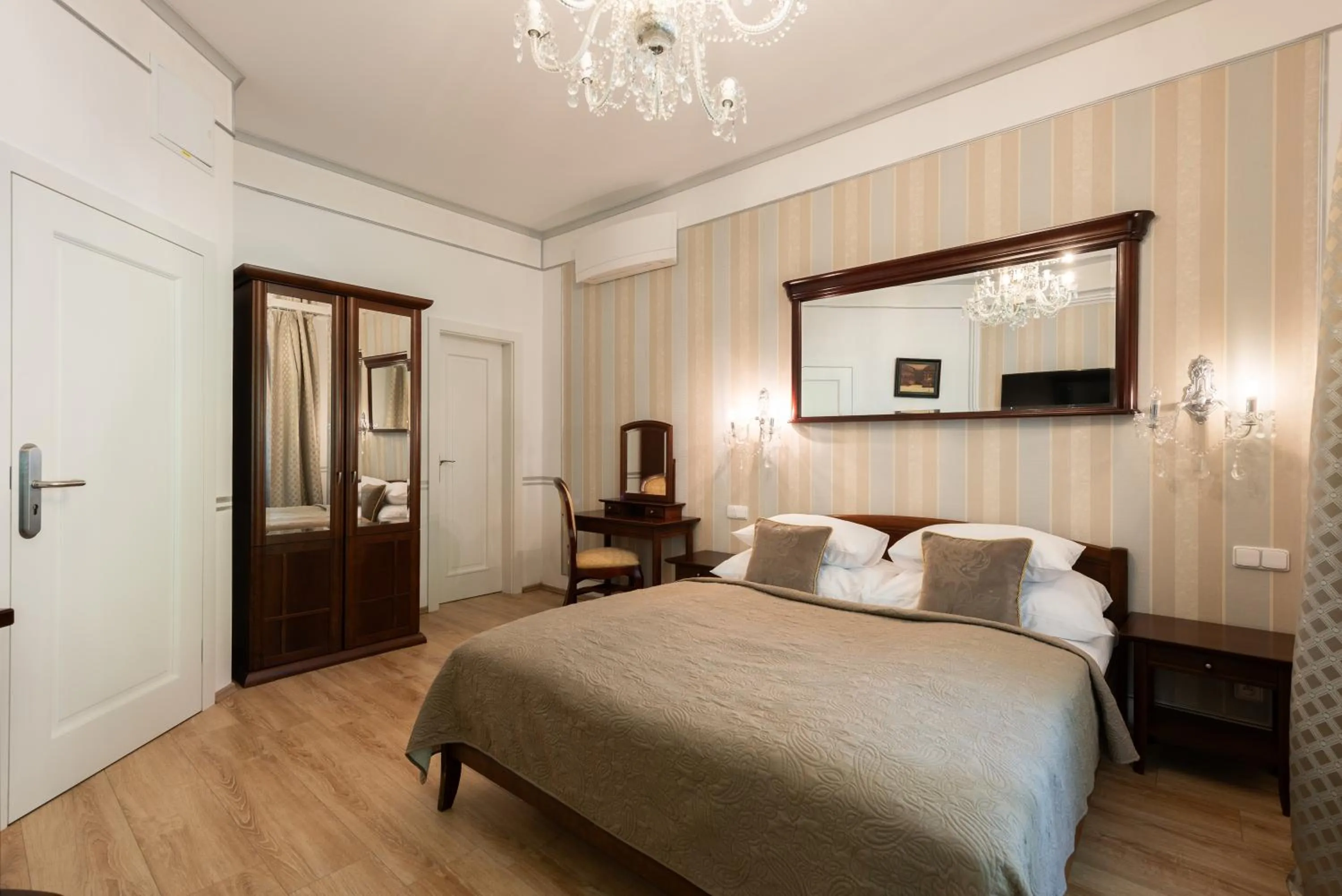 Bed in Wellness & SPA boutique Hotel pod lipkami Prague