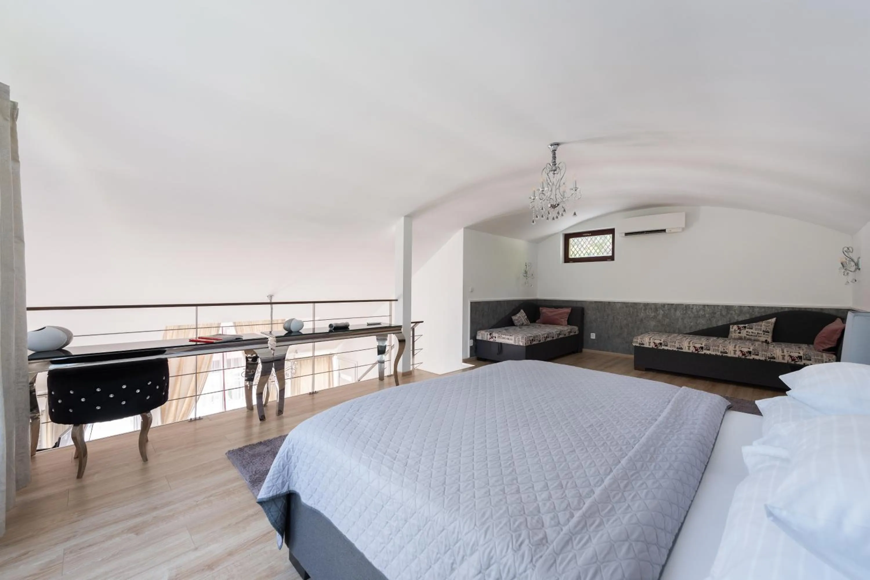 Bed in Wellness & SPA boutique Hotel pod lipkami Prague