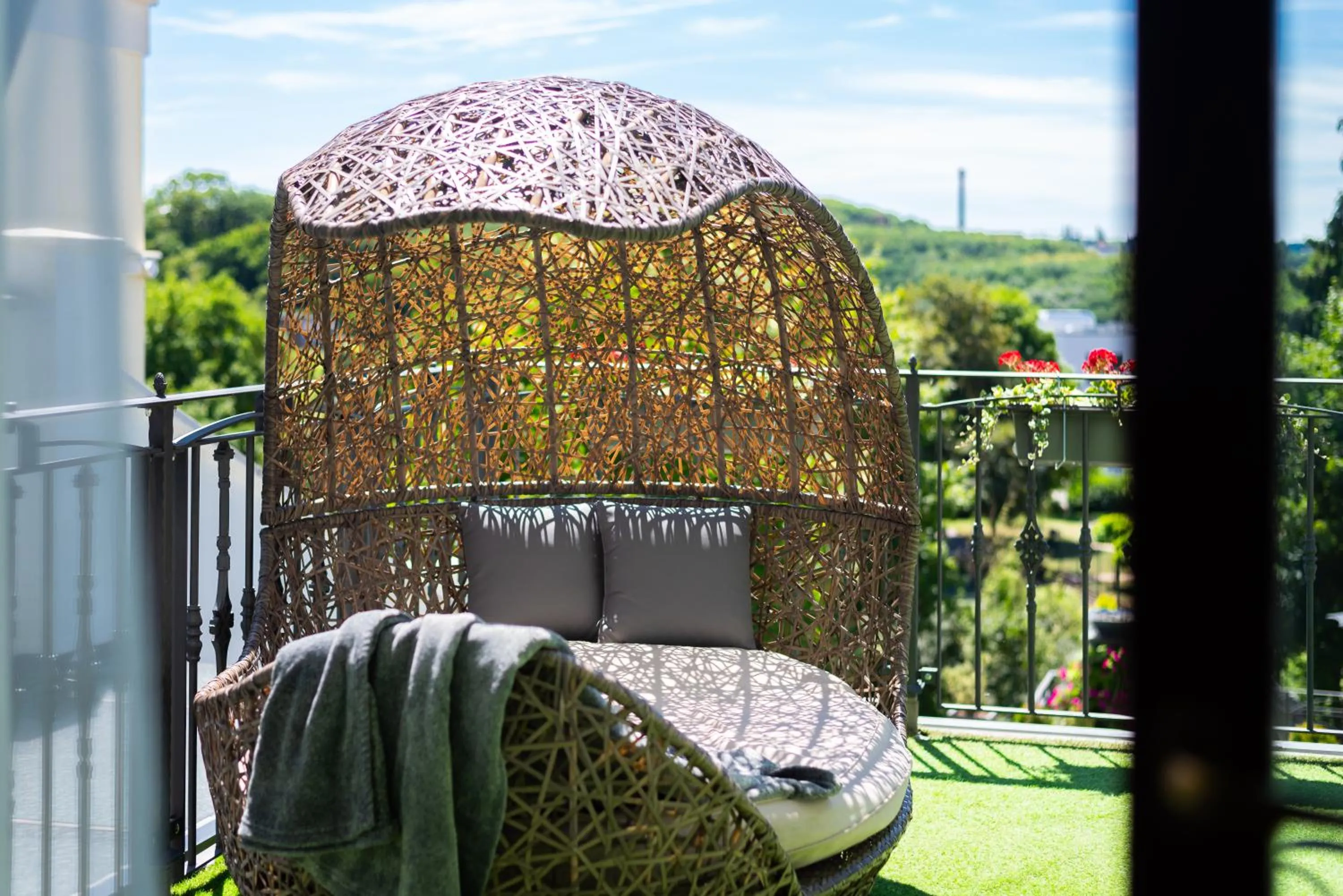 Garden view in Wellness & SPA boutique Hotel pod lipkami Prague