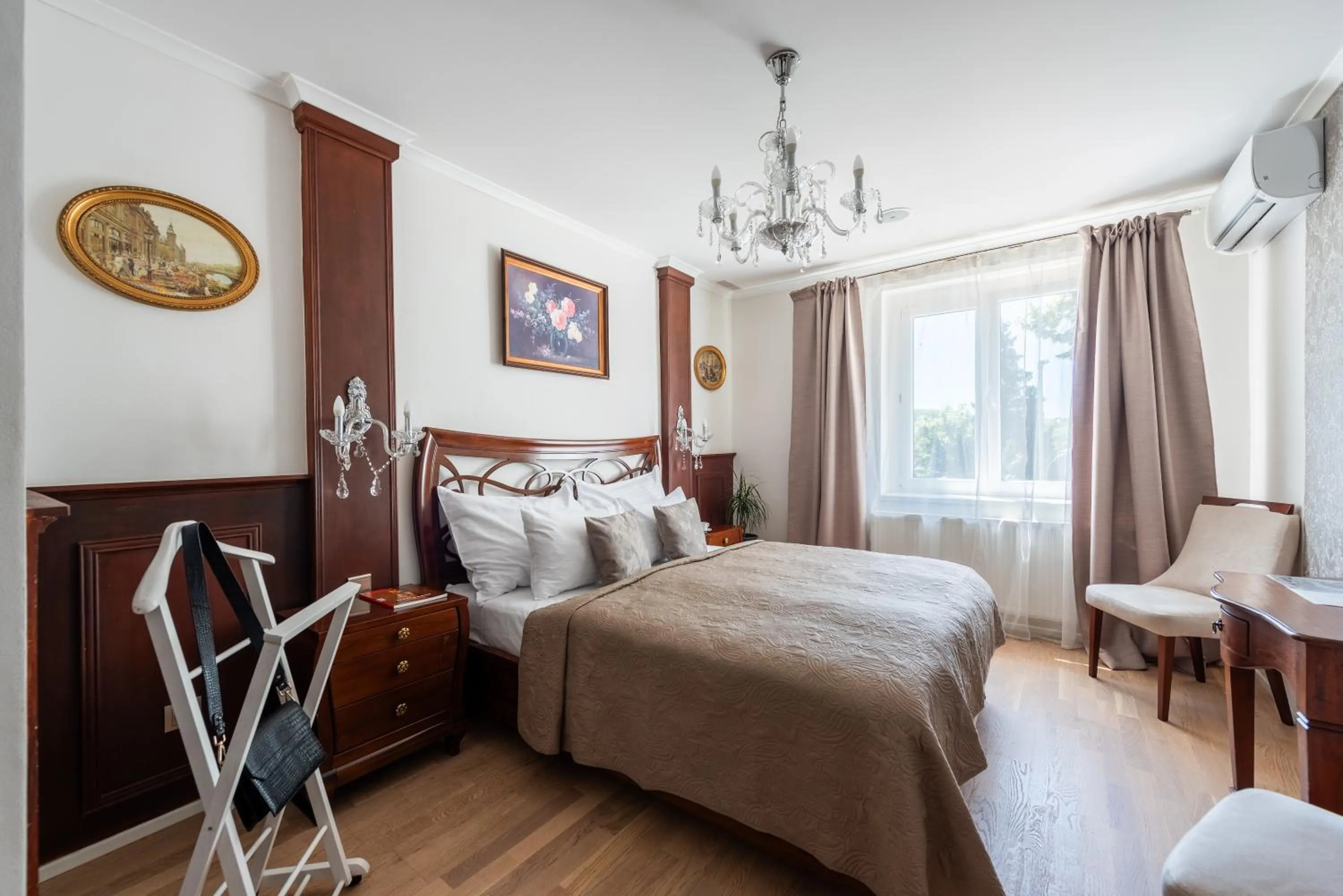 Bed in Wellness & SPA boutique Hotel pod lipkami Prague