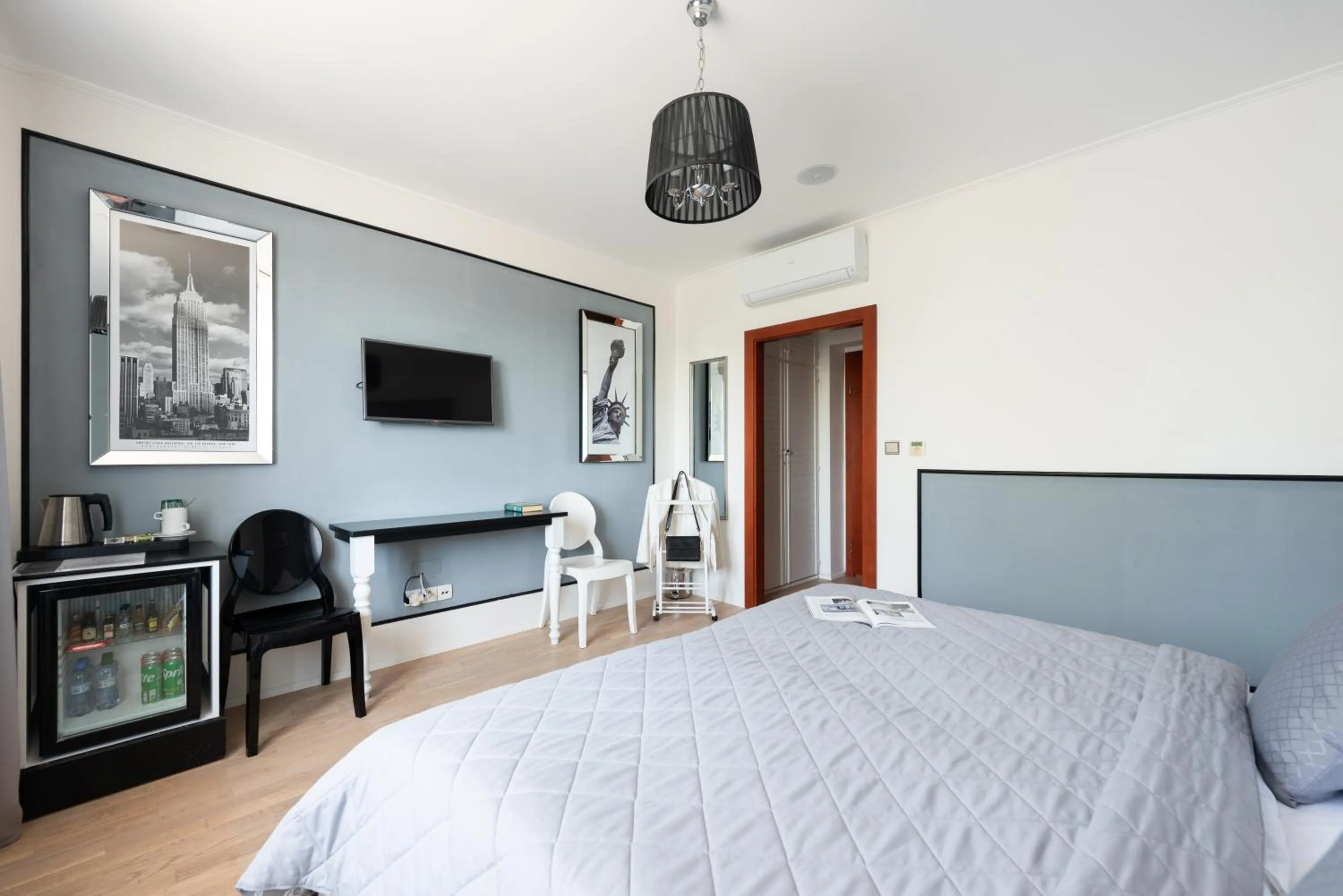 Bed in Wellness & SPA boutique Hotel pod lipkami Prague