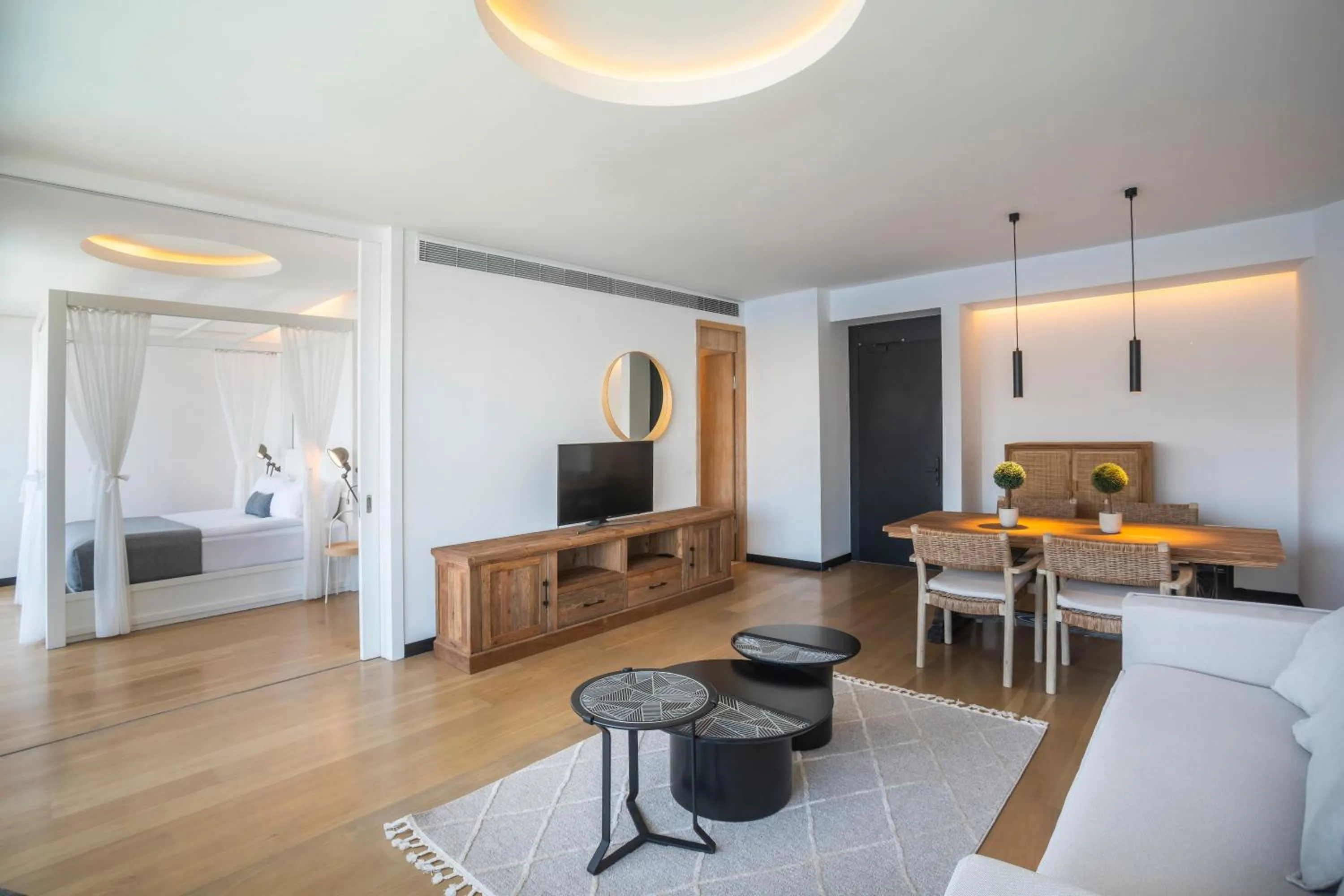 TV and multimedia in Cape Bodrum Luxury Hotel & Beach