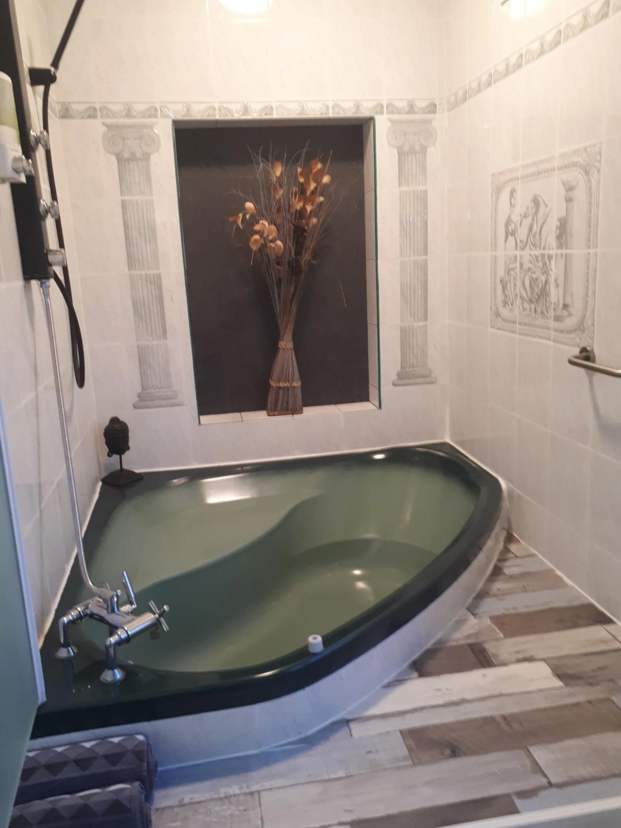 Bathroom in La Longère Des Nuits De Varenne