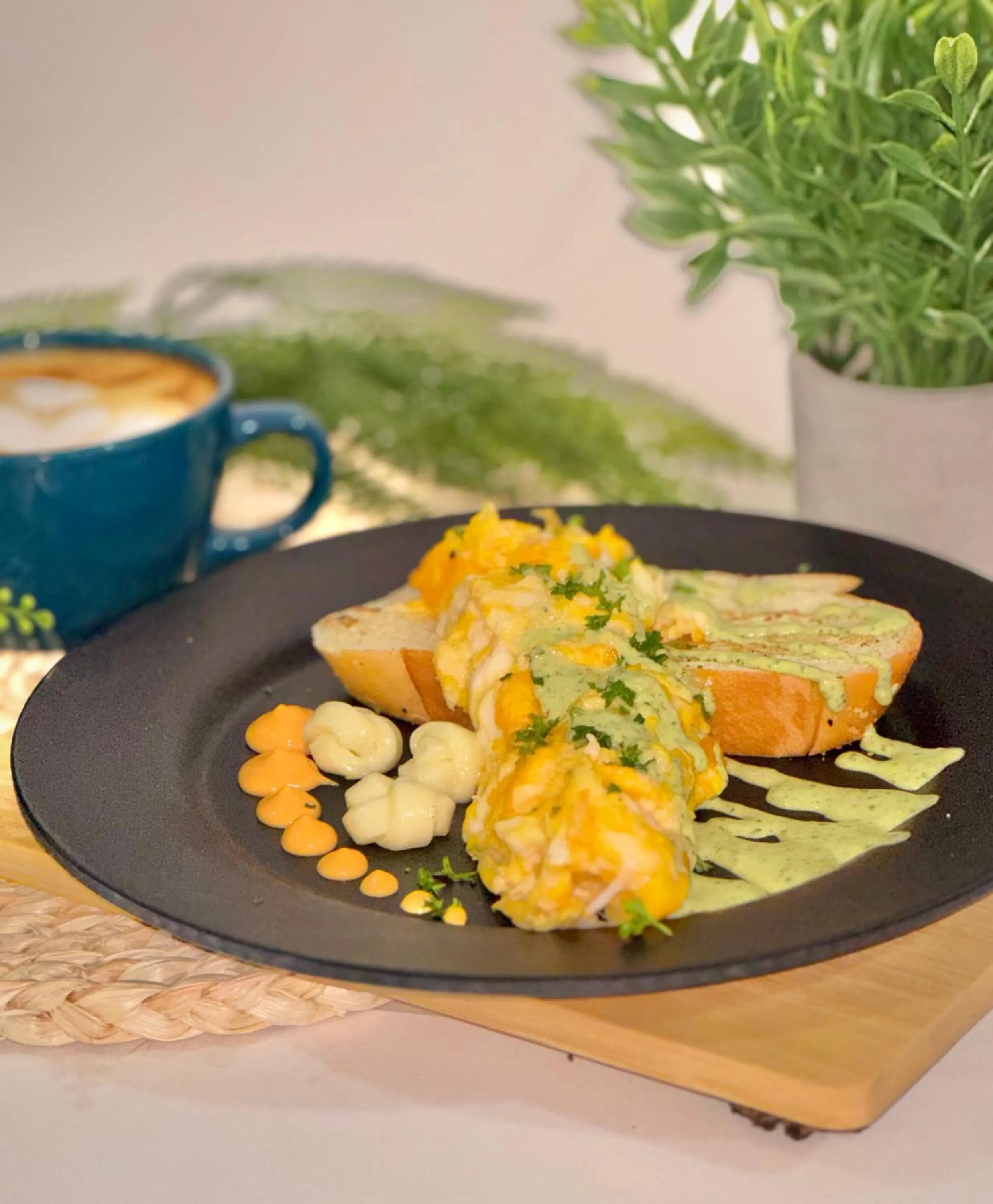 Breakfast in Novus Laureles