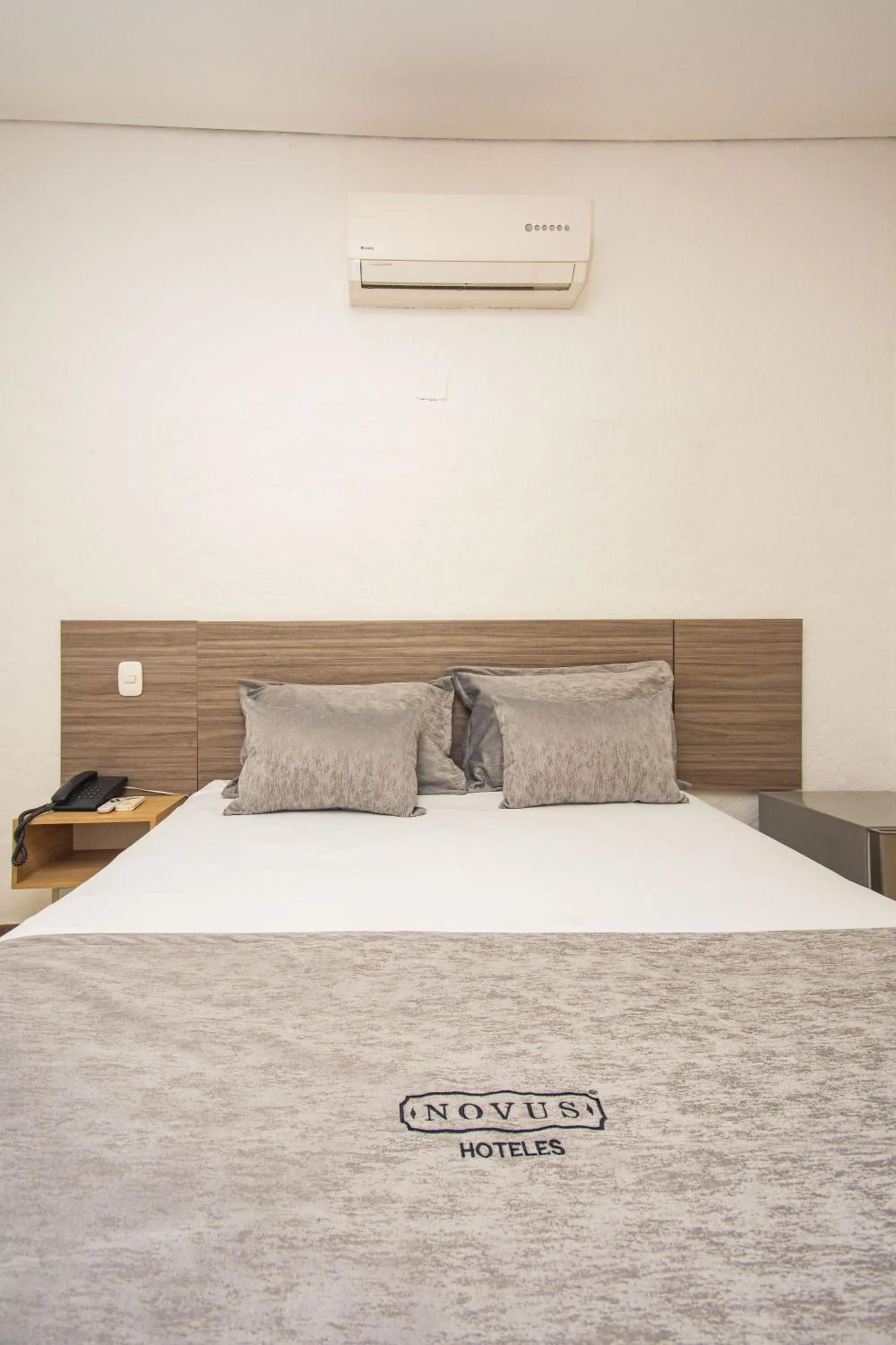 Bed in Novus Laureles