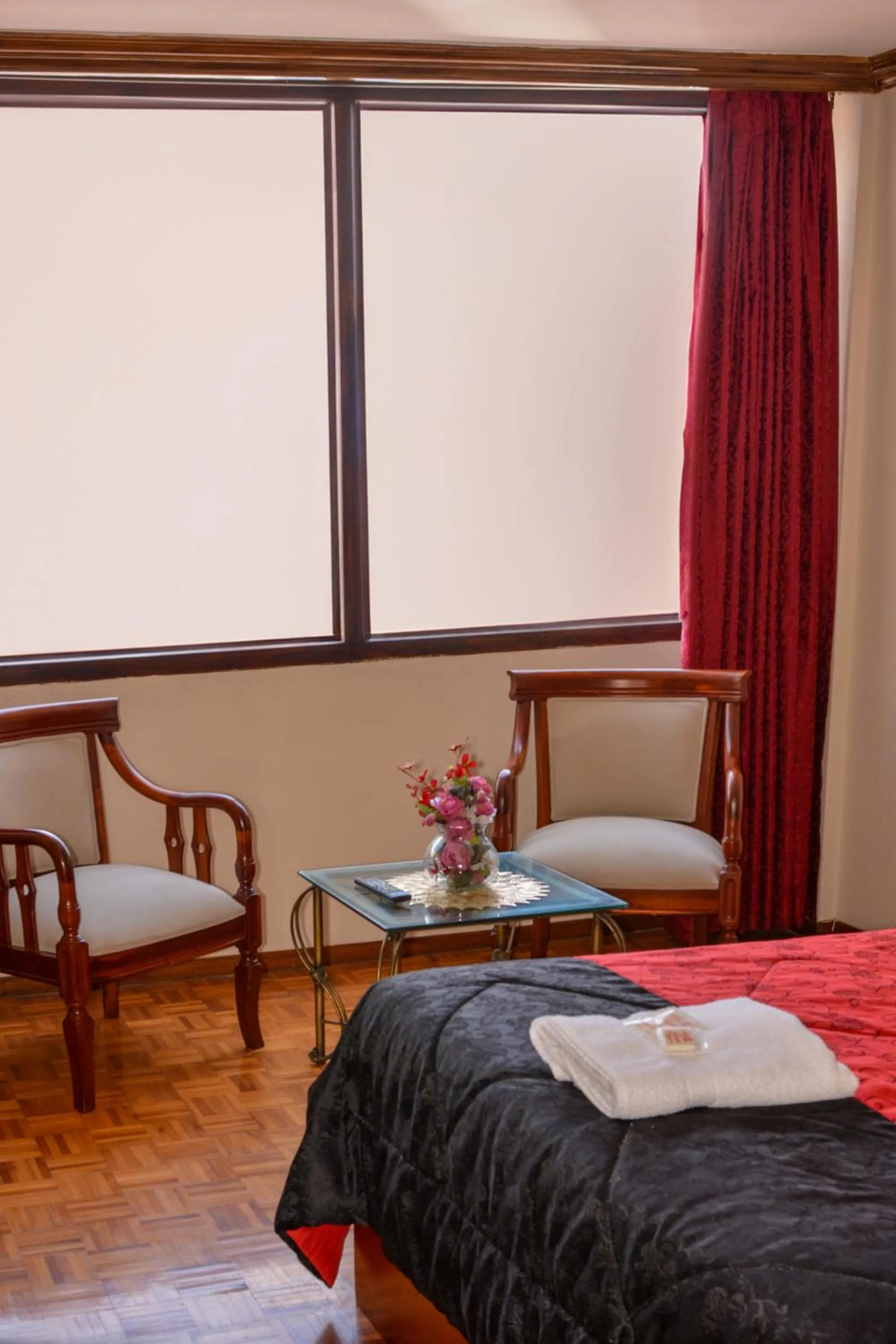 Seating area, Bed in Hotel Villa Lafayette