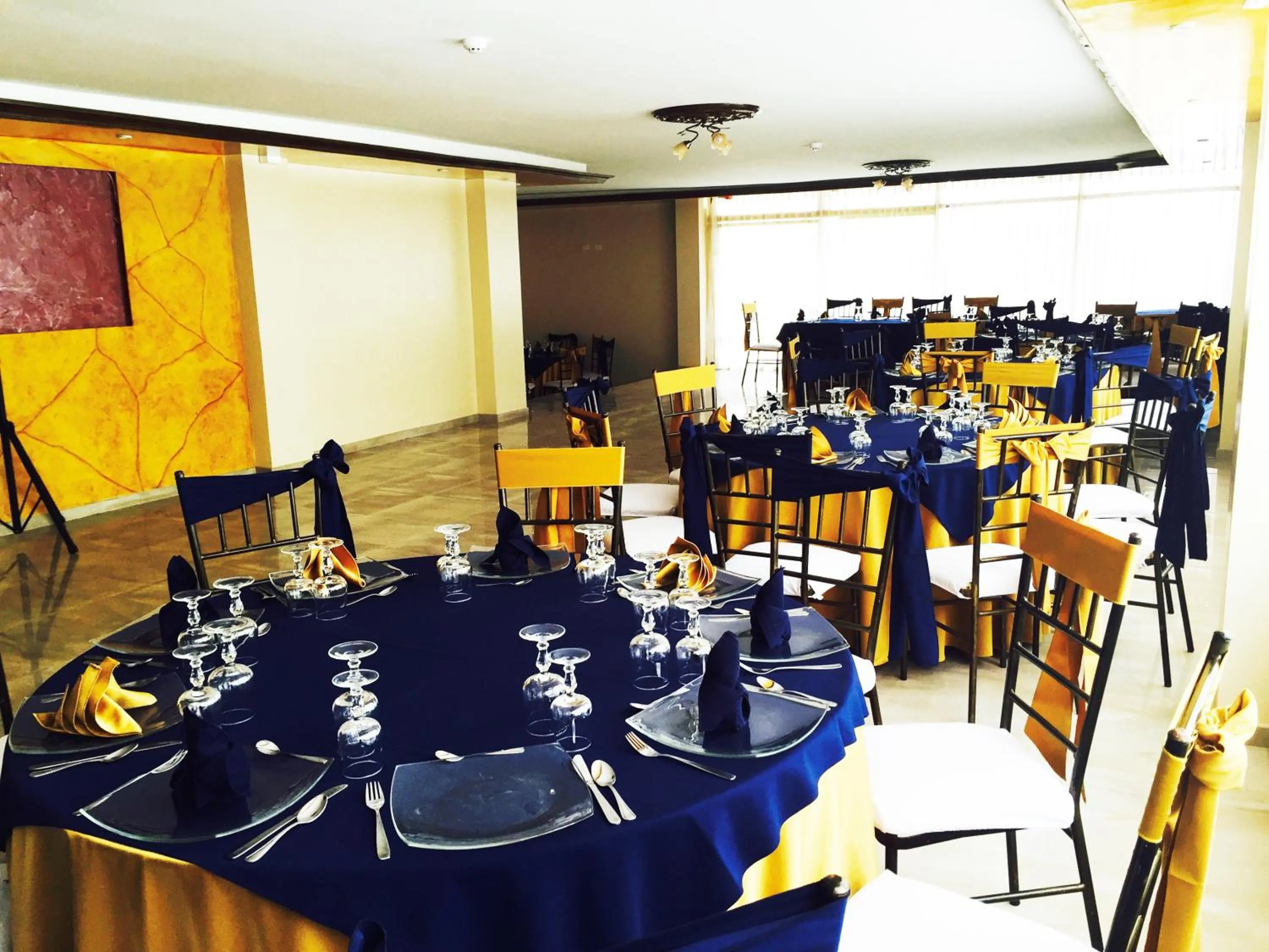 Restaurant/places to eat in Hotel Villa Lafayette